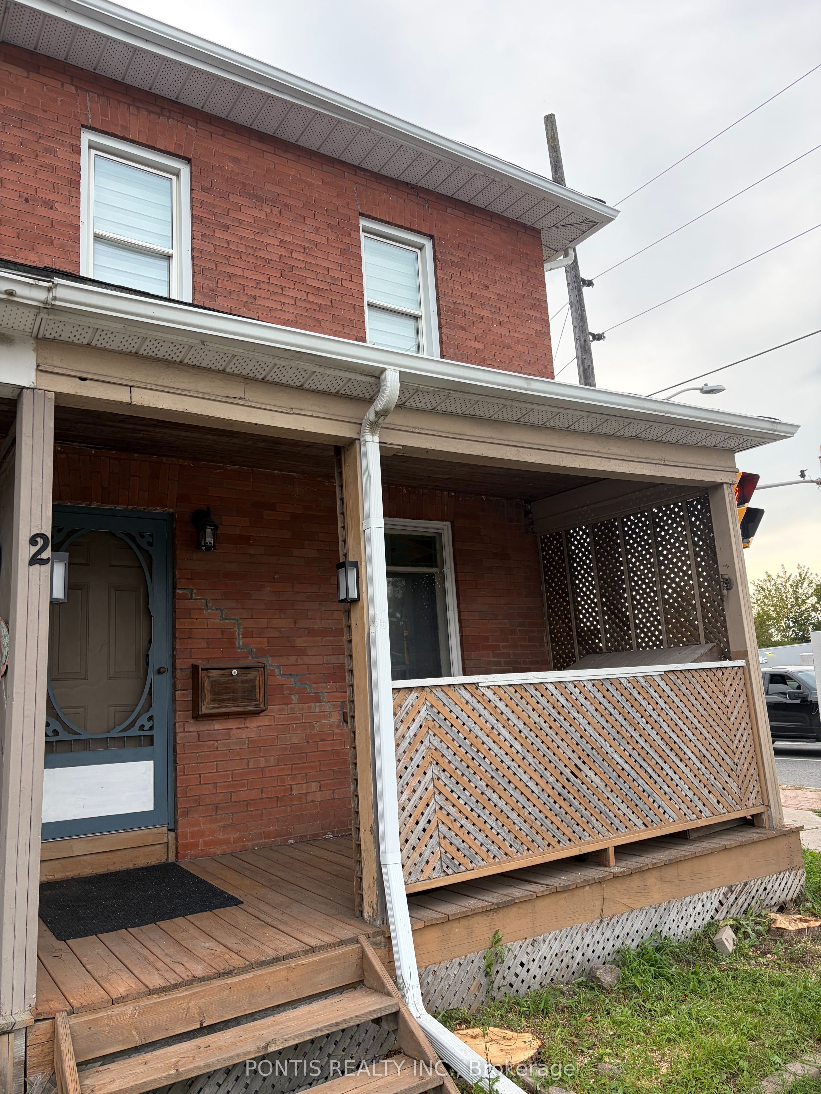 2 Liberty Street S