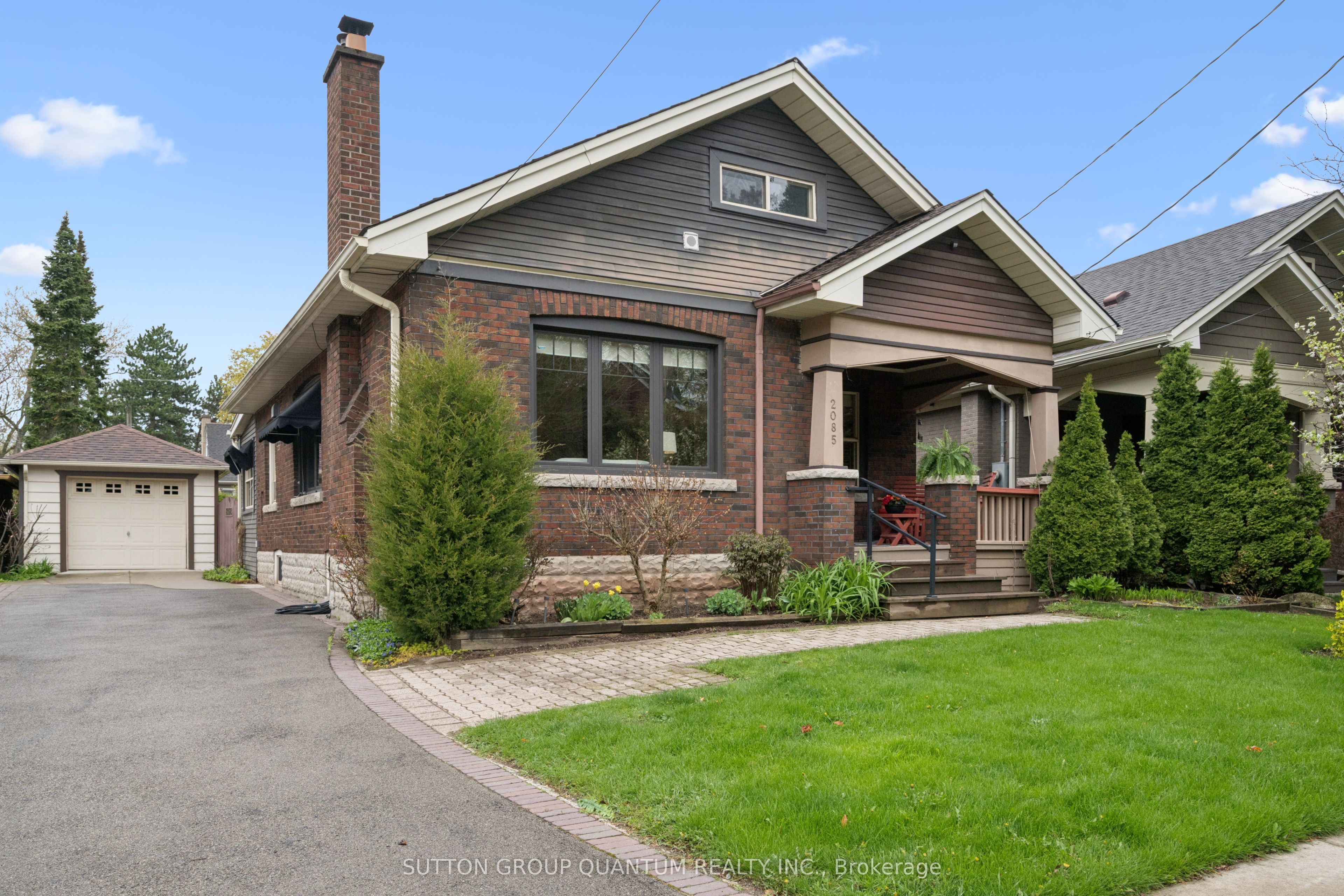 2085 Emerald Crescent