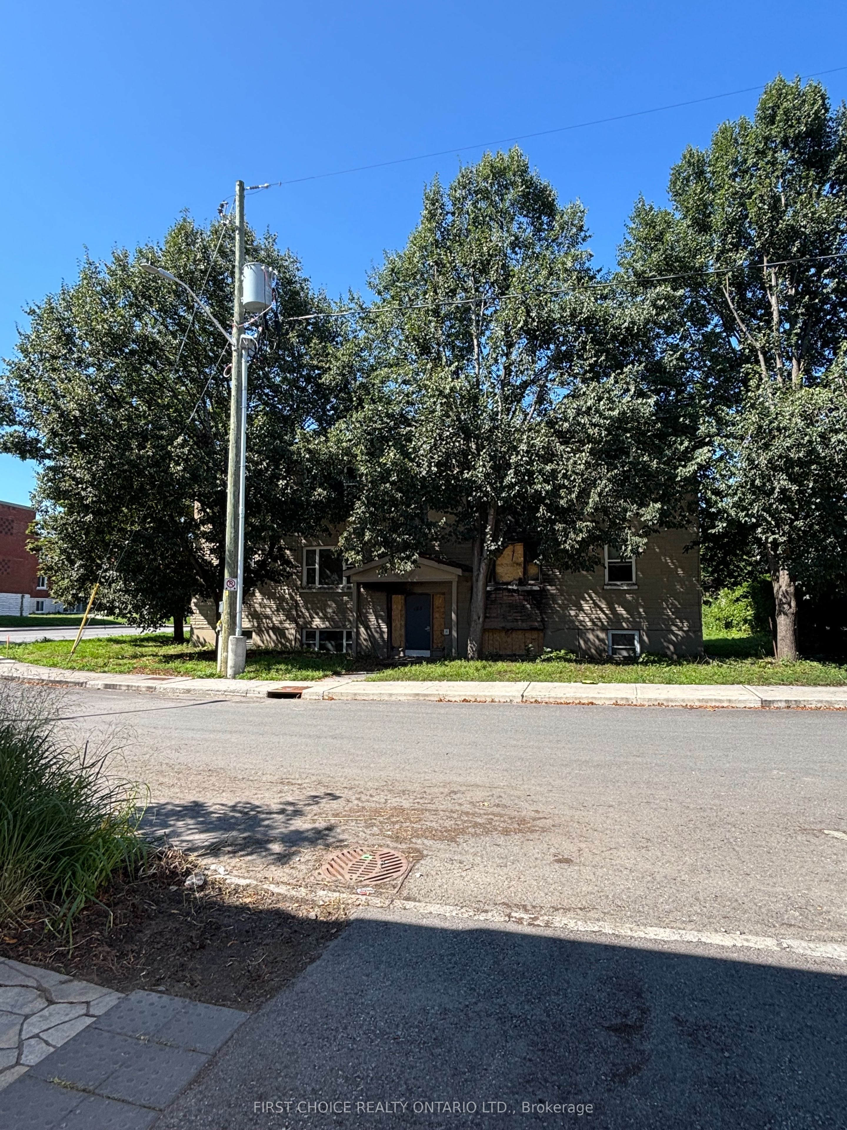 255 St Denis Street