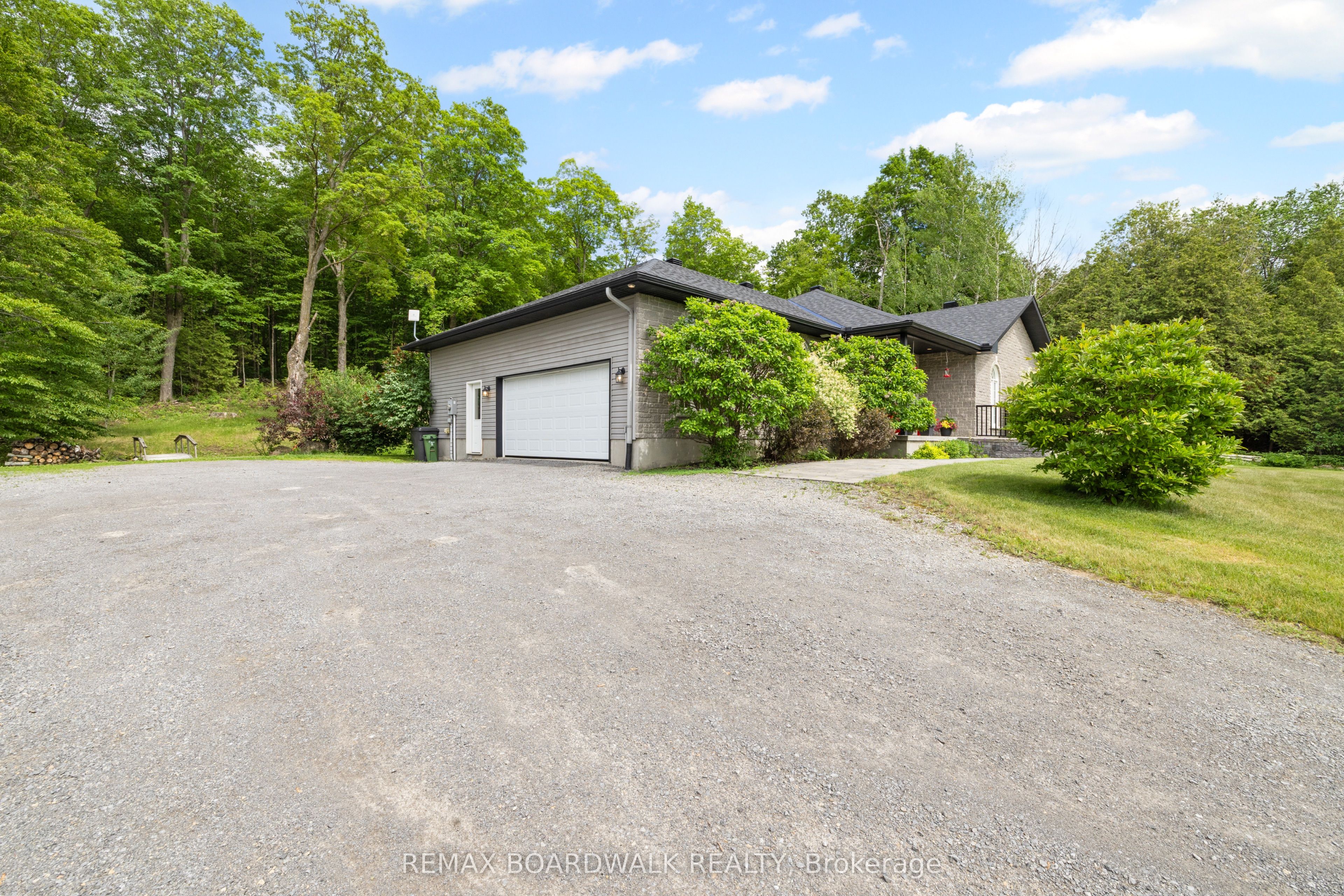 6671 Third Line Road