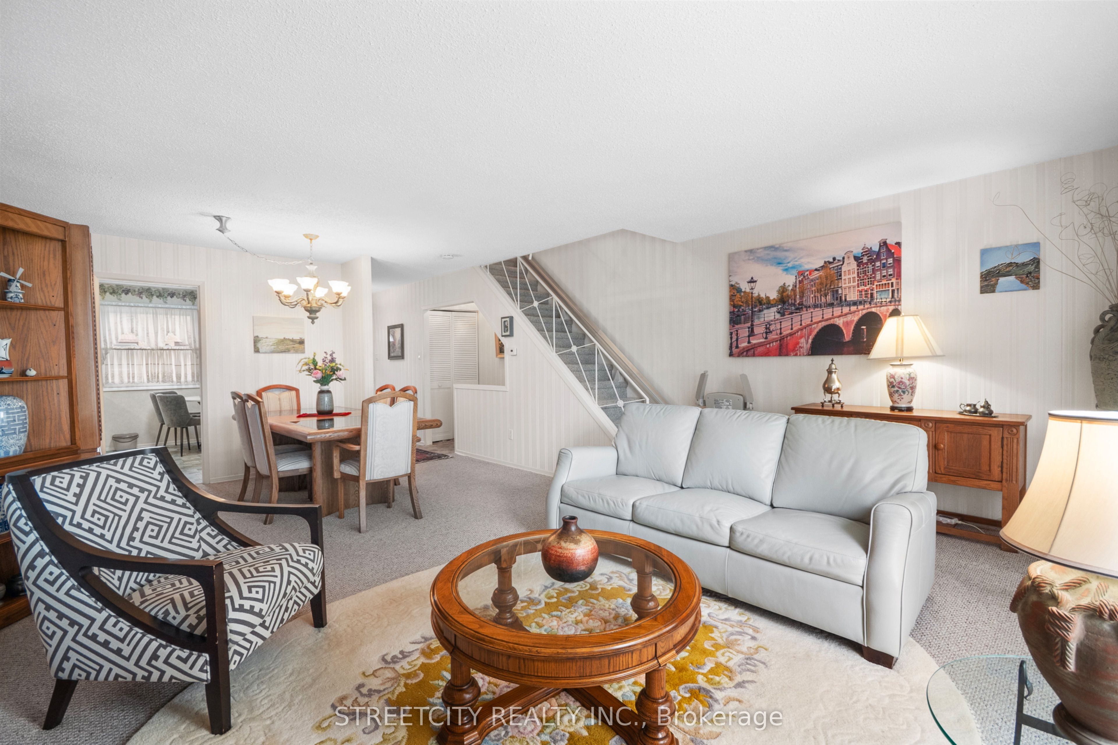 600 Wonderland Road S