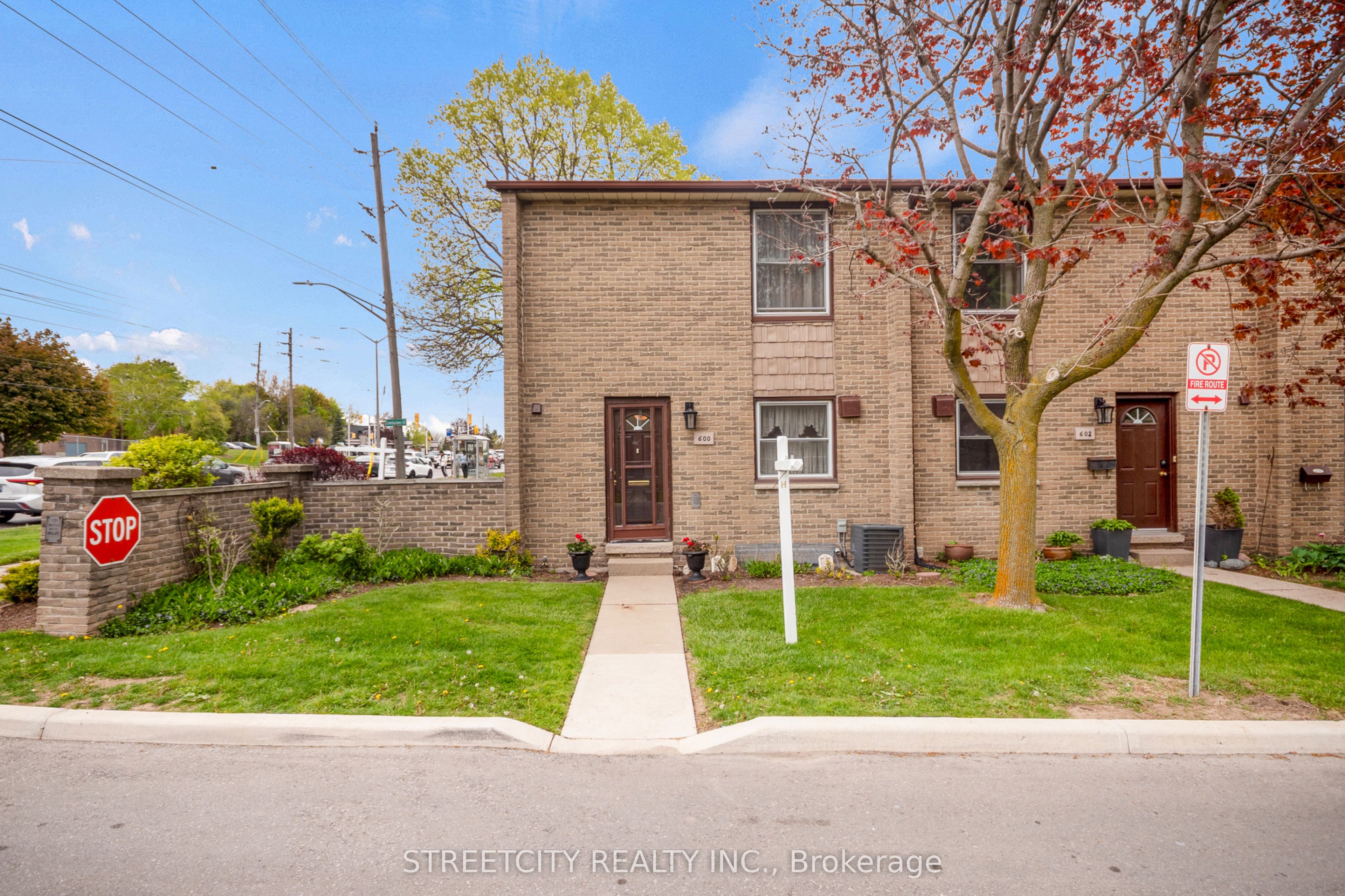 600 Wonderland Road S