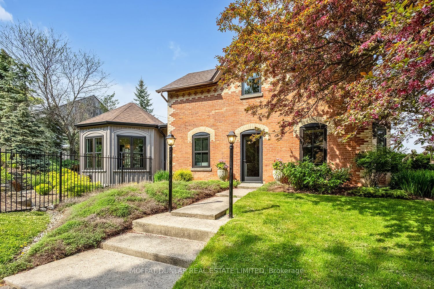 2052 Highpoint Side Road