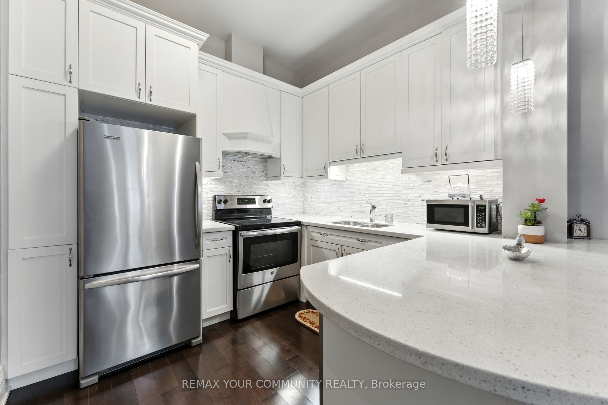 80 Burns Boulevard 101