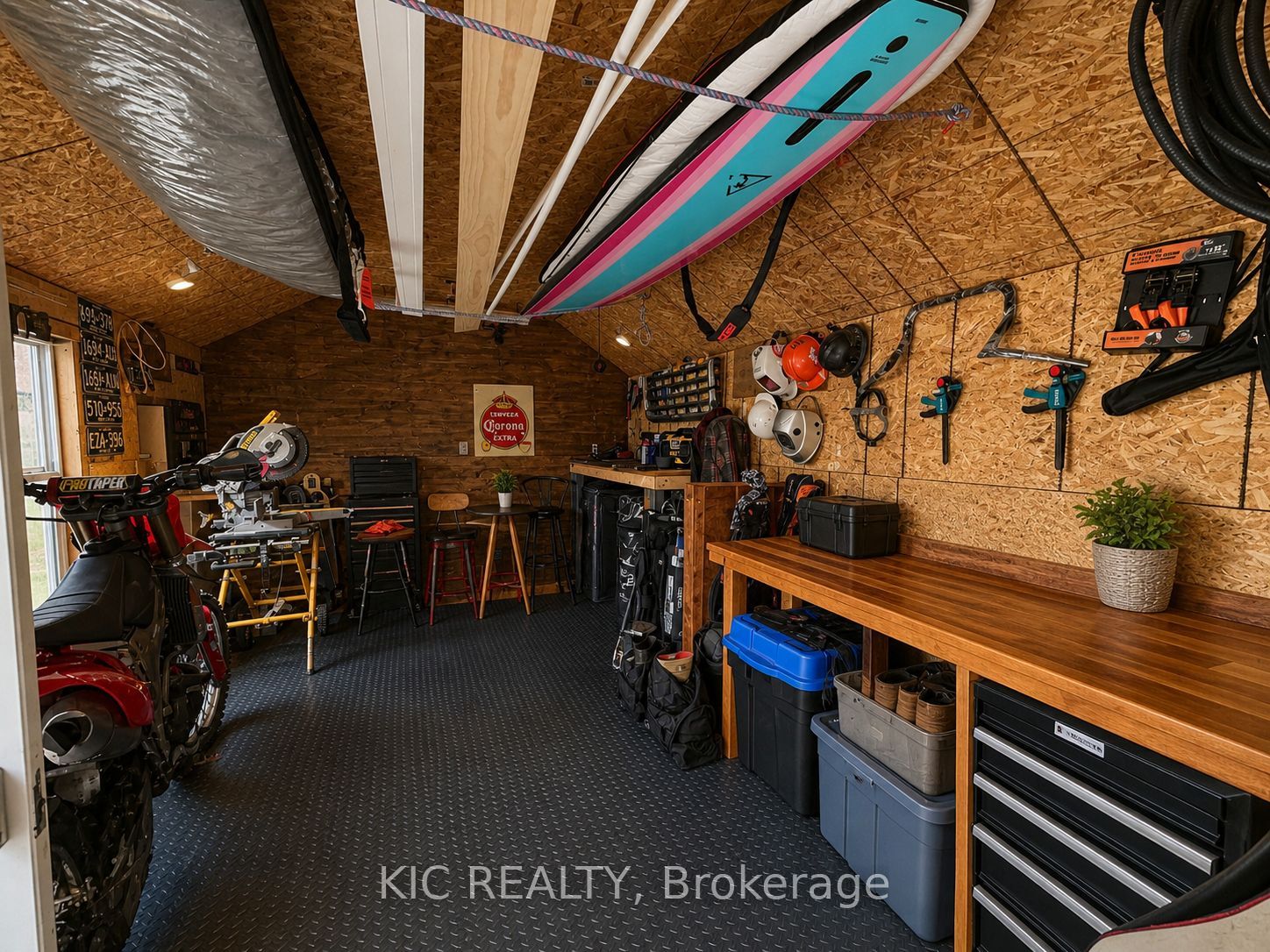 3 Creekside Drive