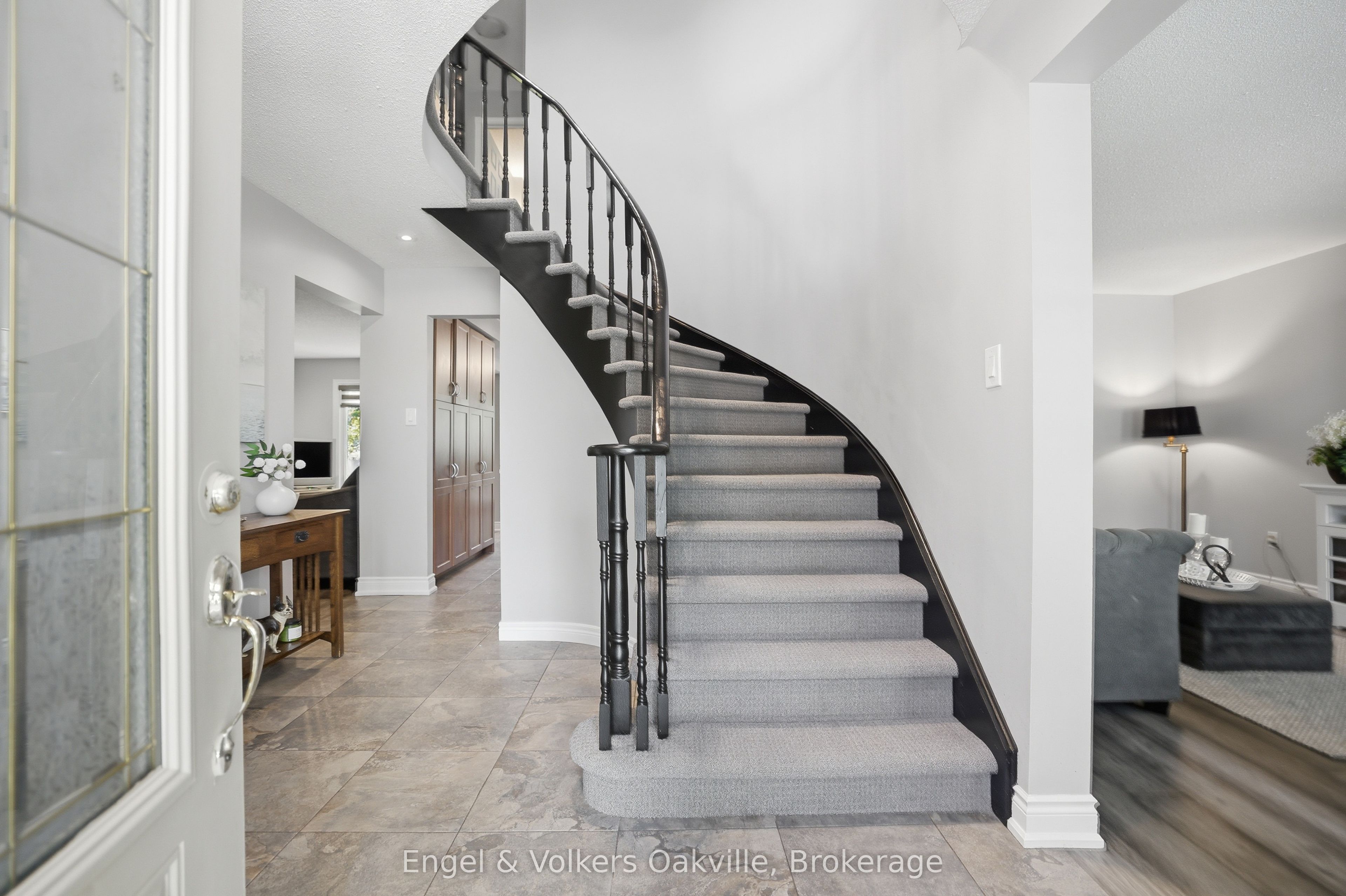 1245 Creekside Drive