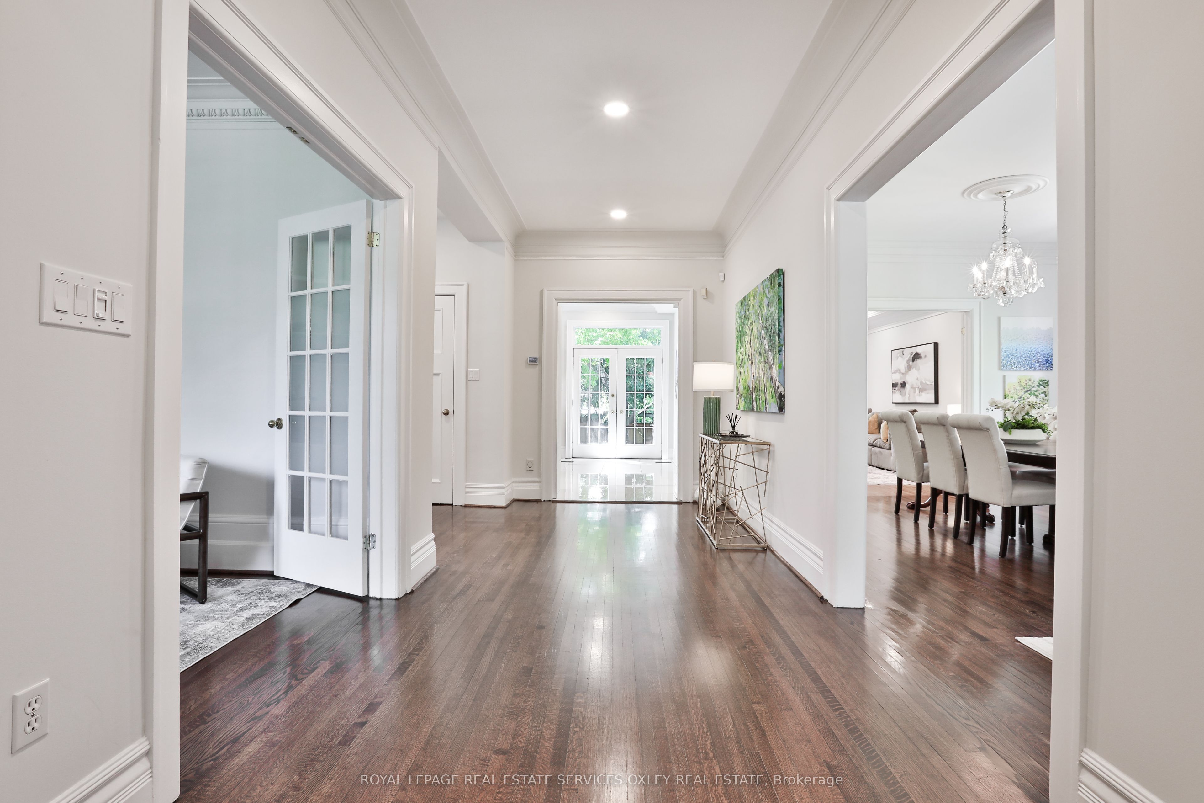 121 Roxborough Drive