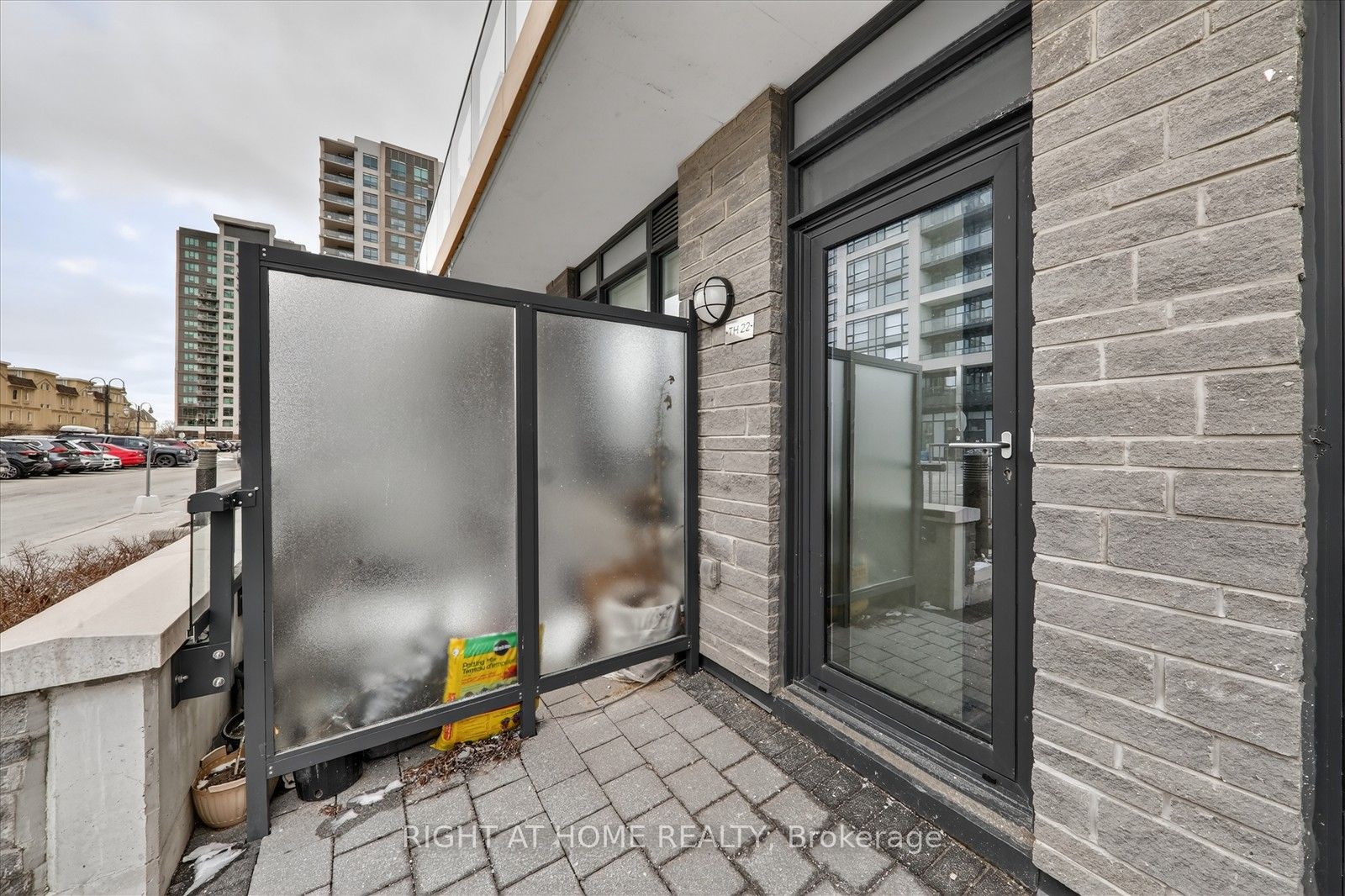 1245 Bayly Street 22