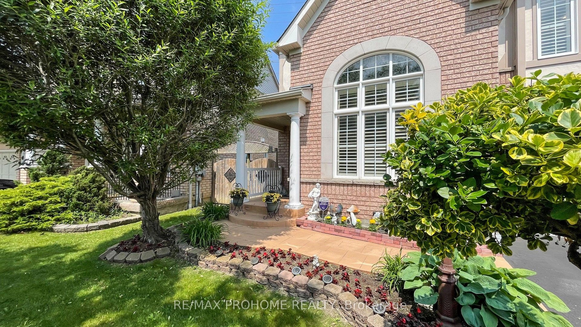 64 Grainger Crescent