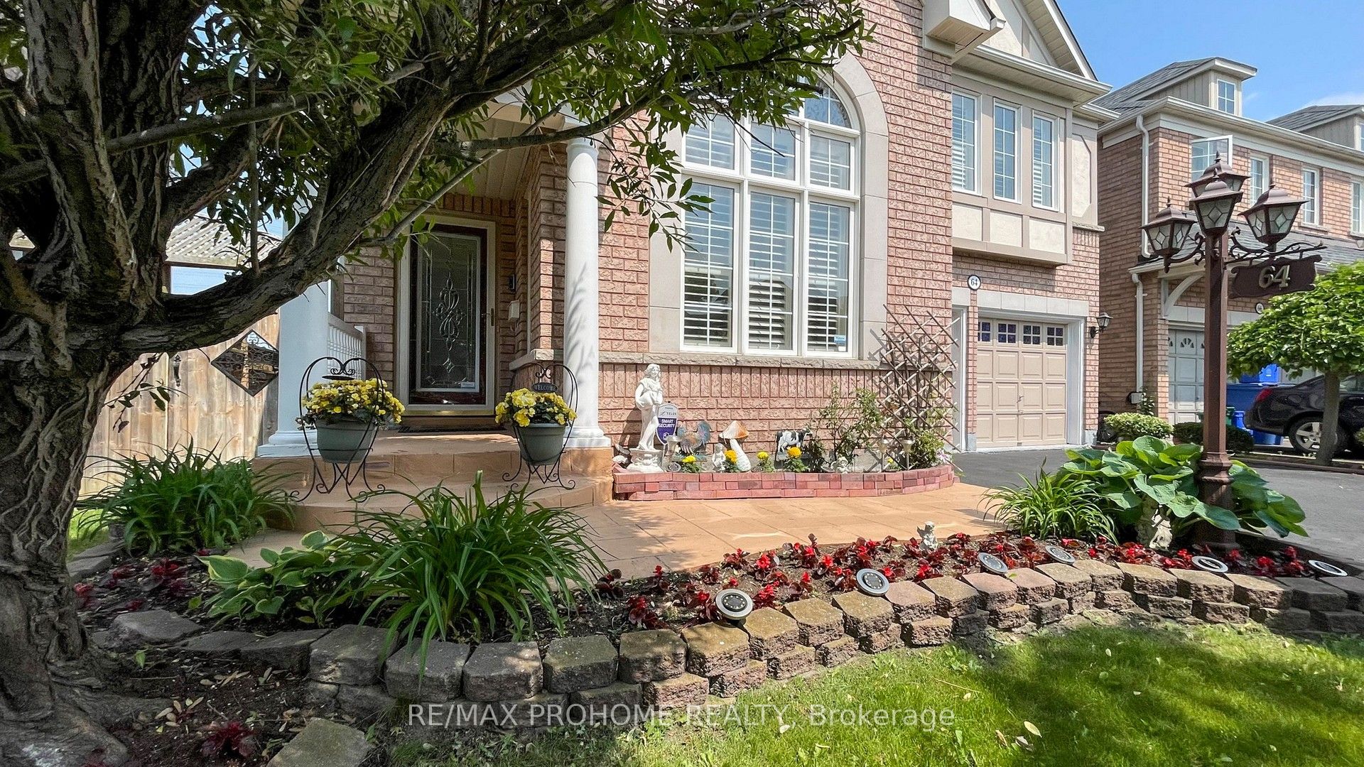 64 Grainger Crescent