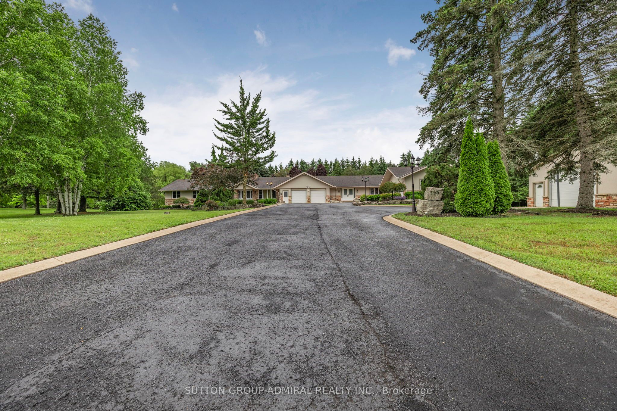 120 Lake Woods Drive