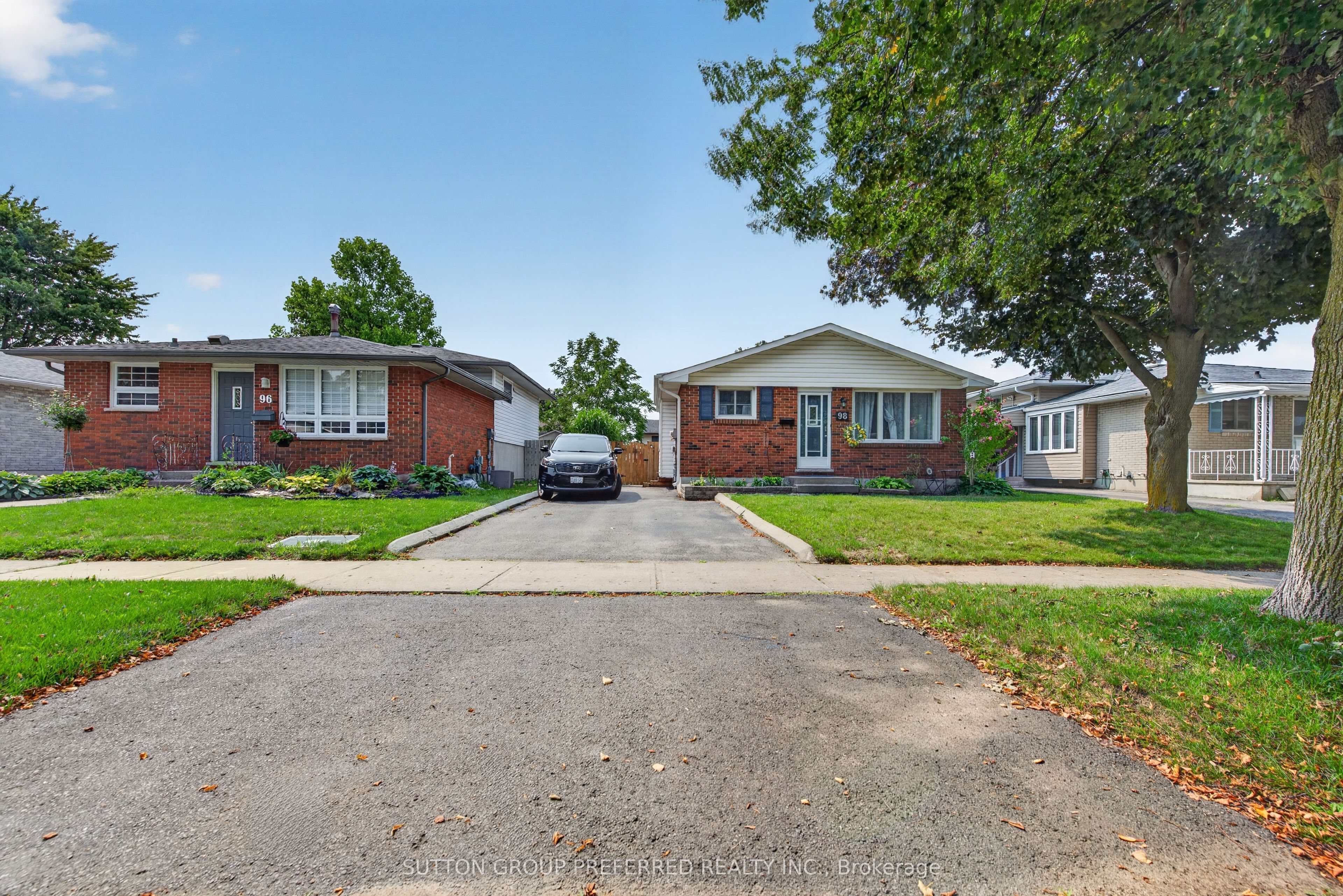 98 Surrey Crescent