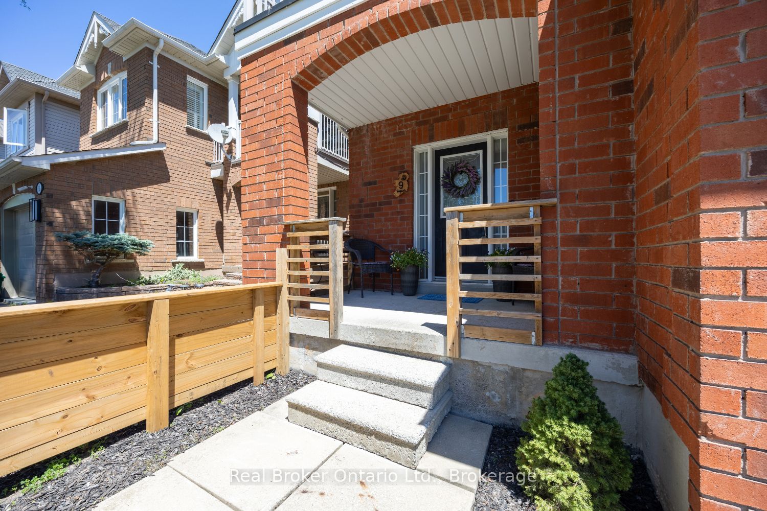 9 Candlebrook Drive