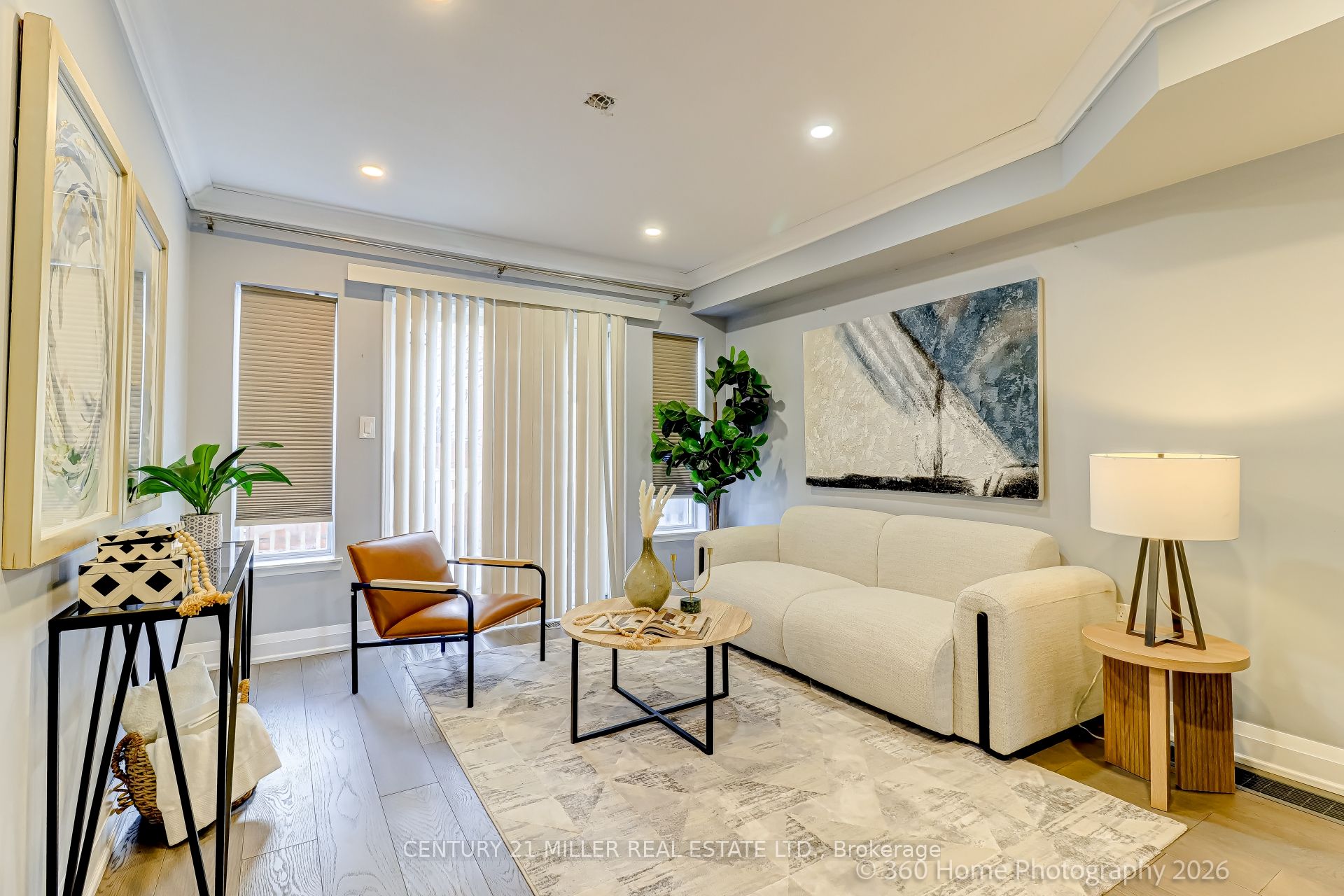 75 Strathaven Drive E 27