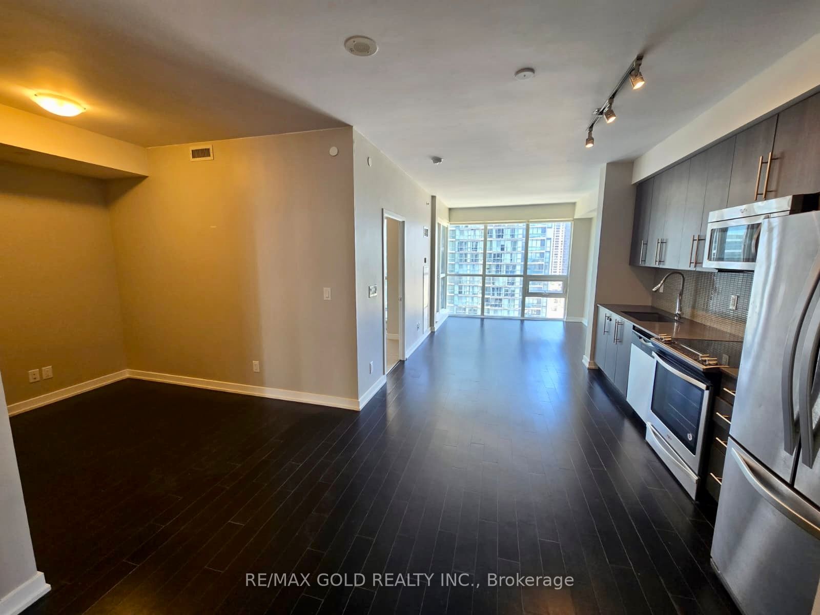 510 Curran Place 2006