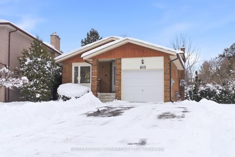 610 Bermuda Court Oshawa ON L1J 6J6