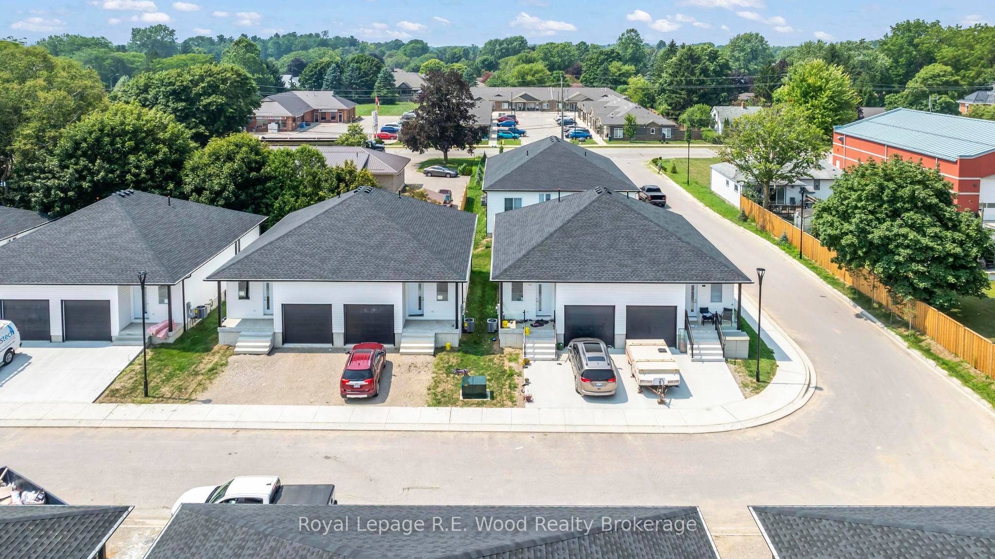 335 John Street S