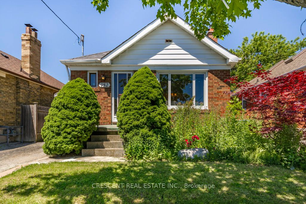 982 Briar Hill Avenue