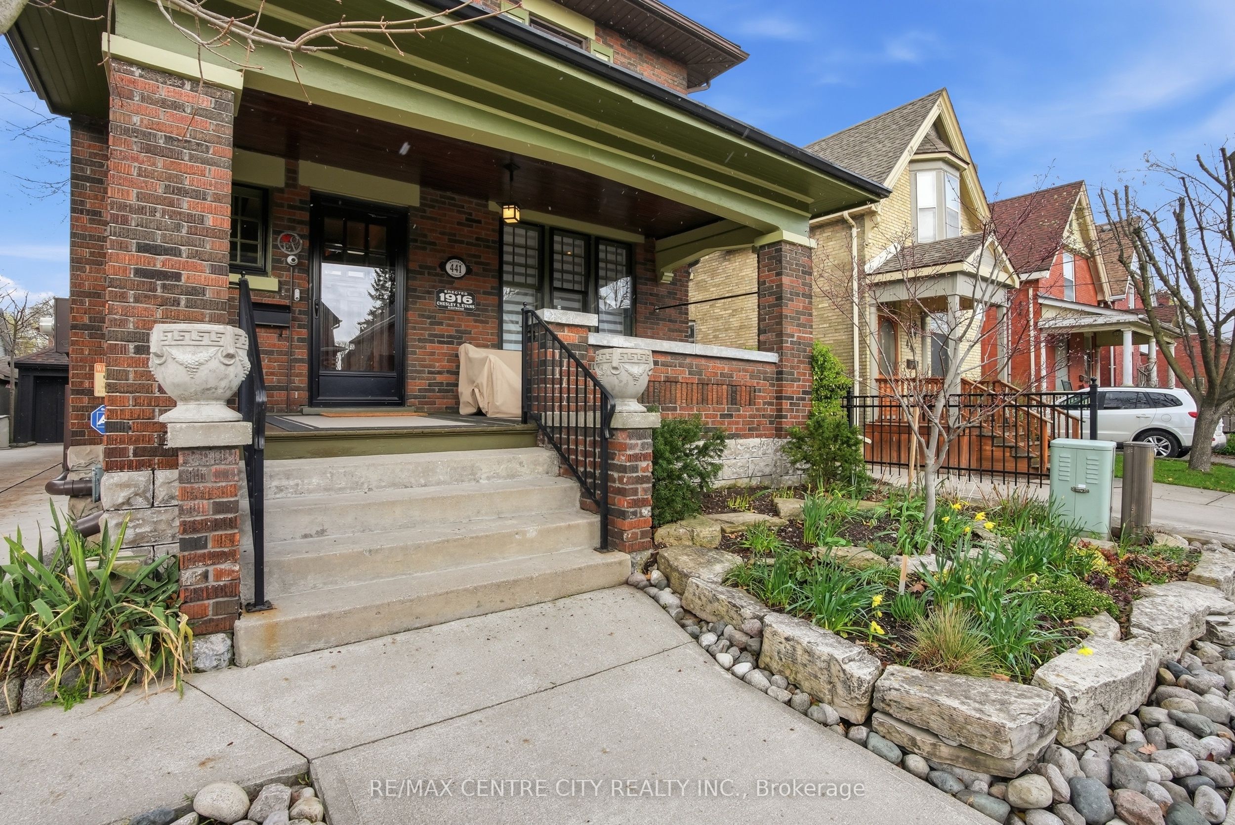 441 Woodman Avenue