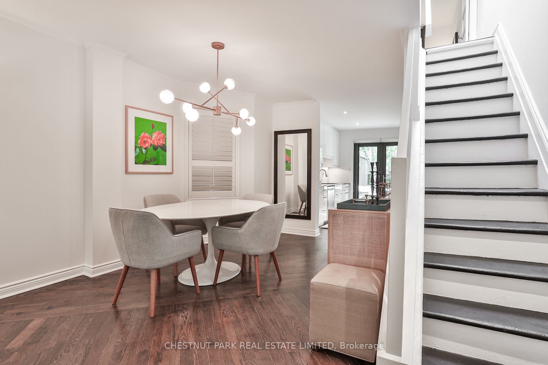 52 West Avenue W