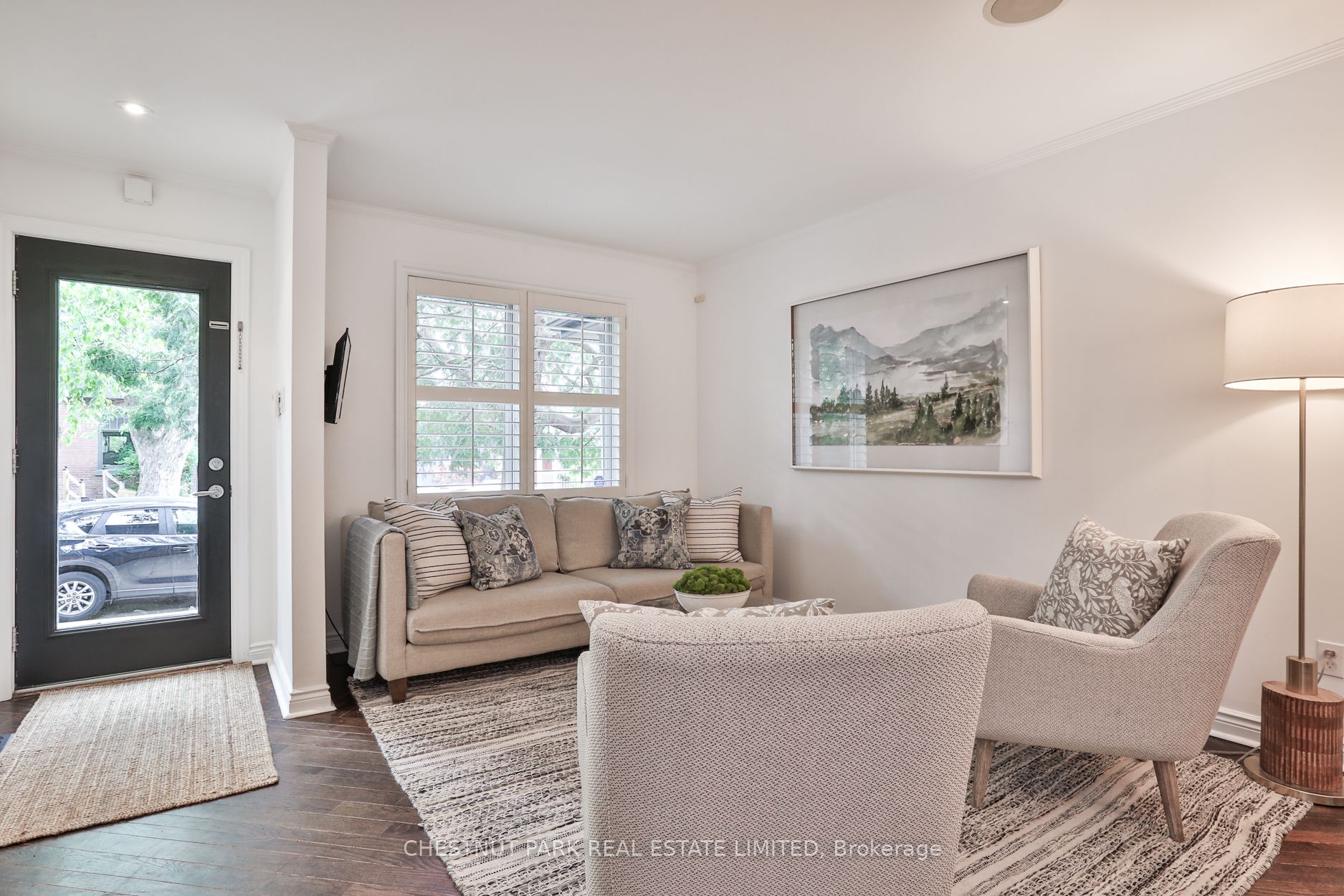 52 West Avenue W