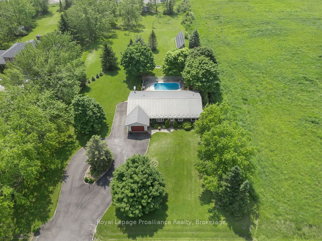 288 Edward Street W
