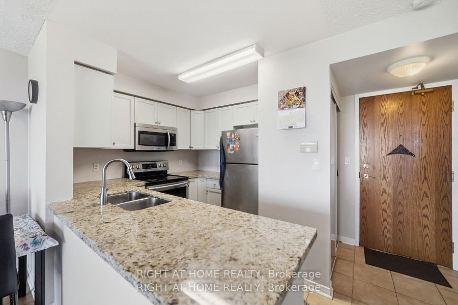 4879 KIMBERMOUNT Avenue 607