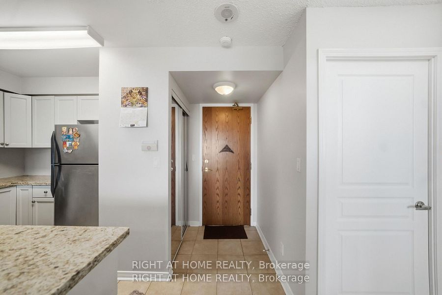 4879 KIMBERMOUNT Avenue 607