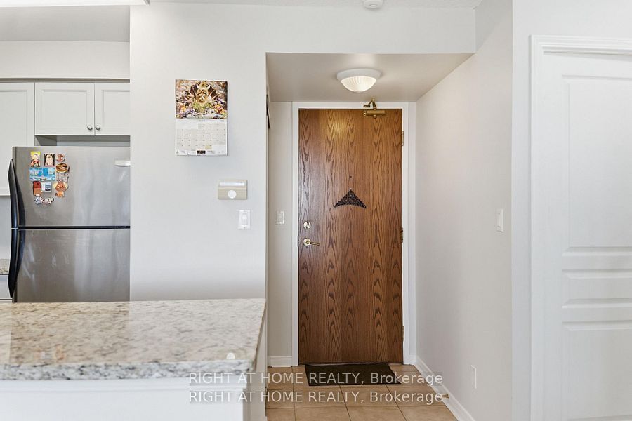 4879 KIMBERMOUNT Avenue 607
