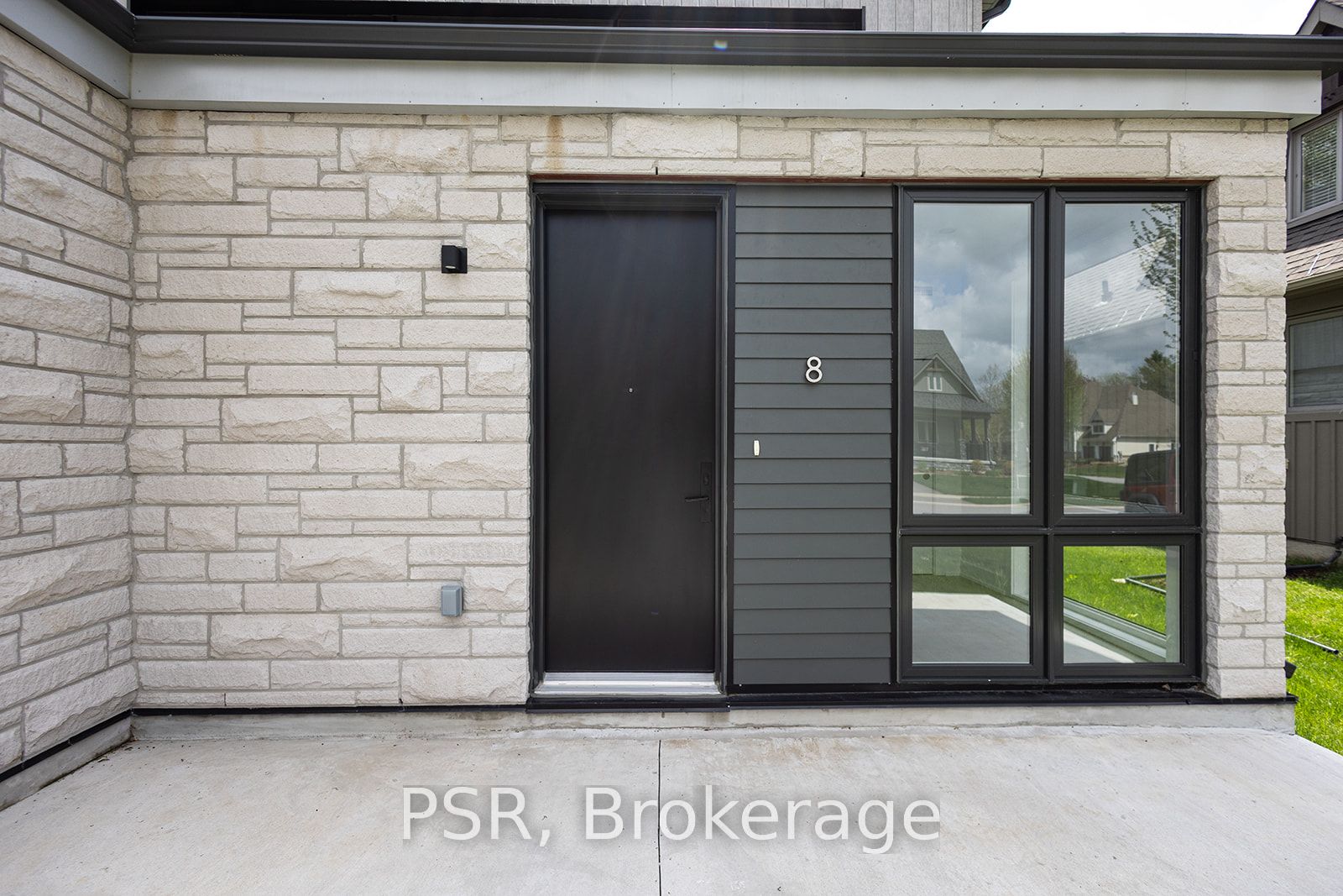 8 Baypoint Court