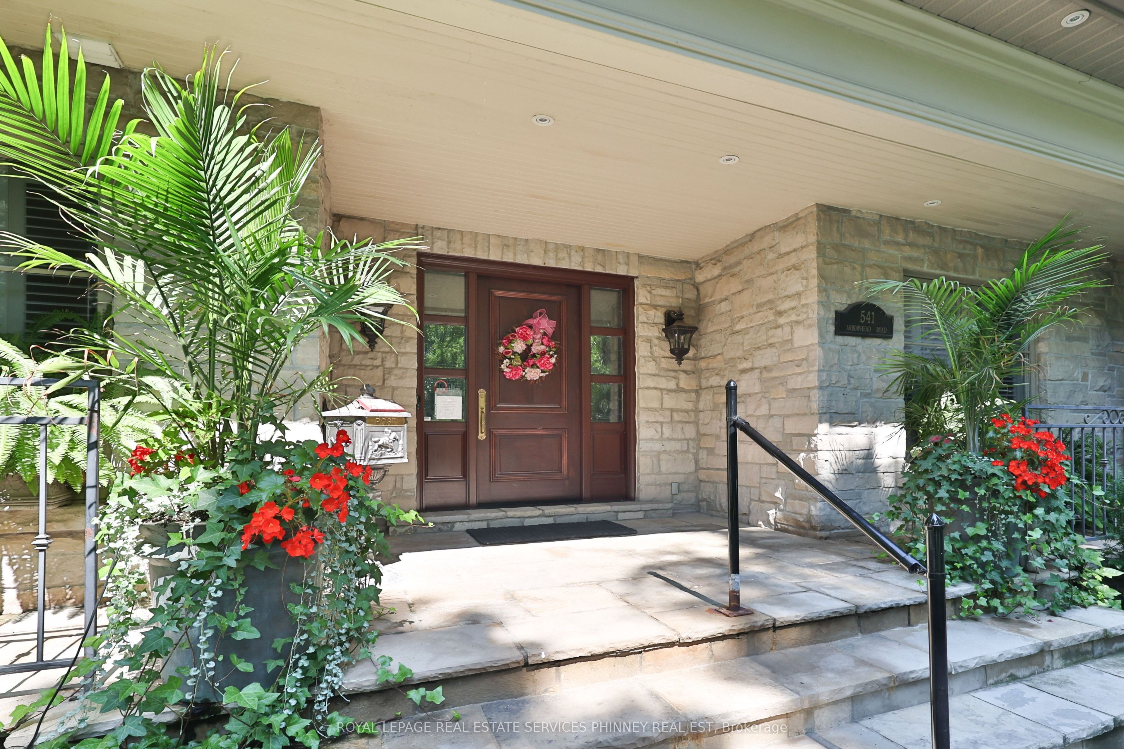 541 Arrowhead Road