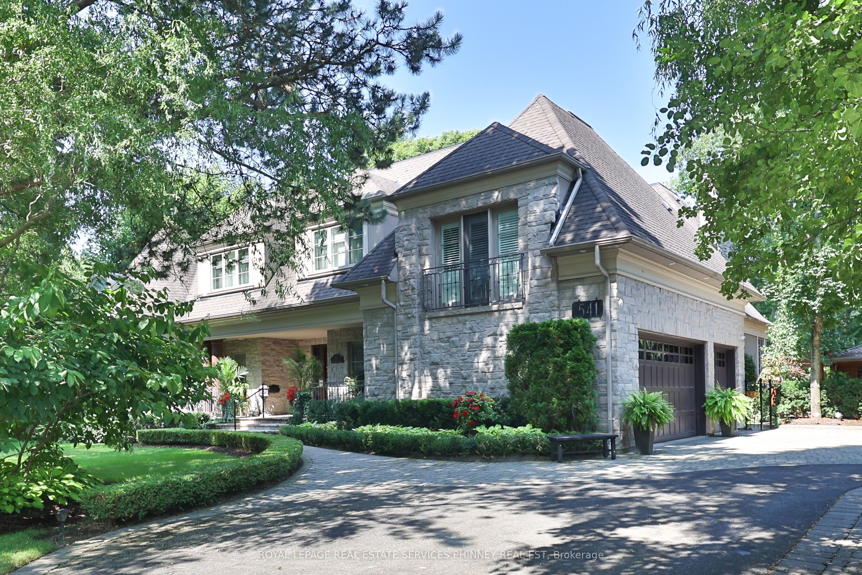 541 Arrowhead Road