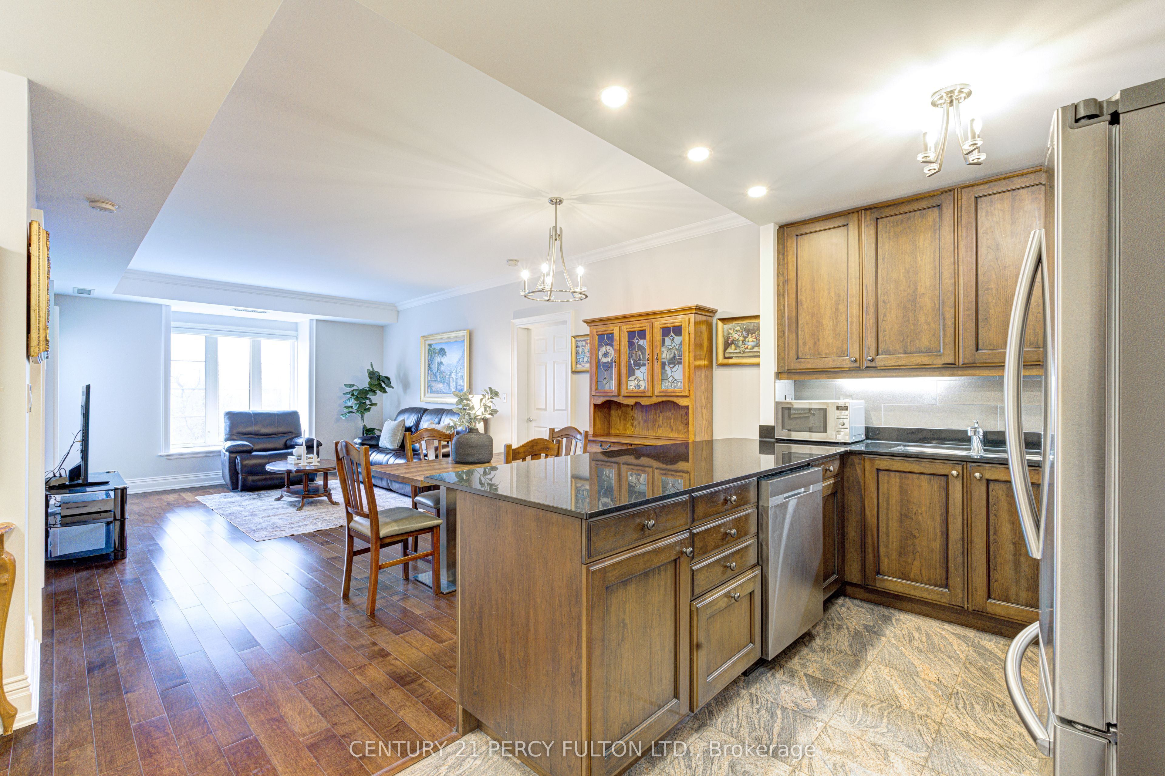 4620 Highway 7 N/A PH 412