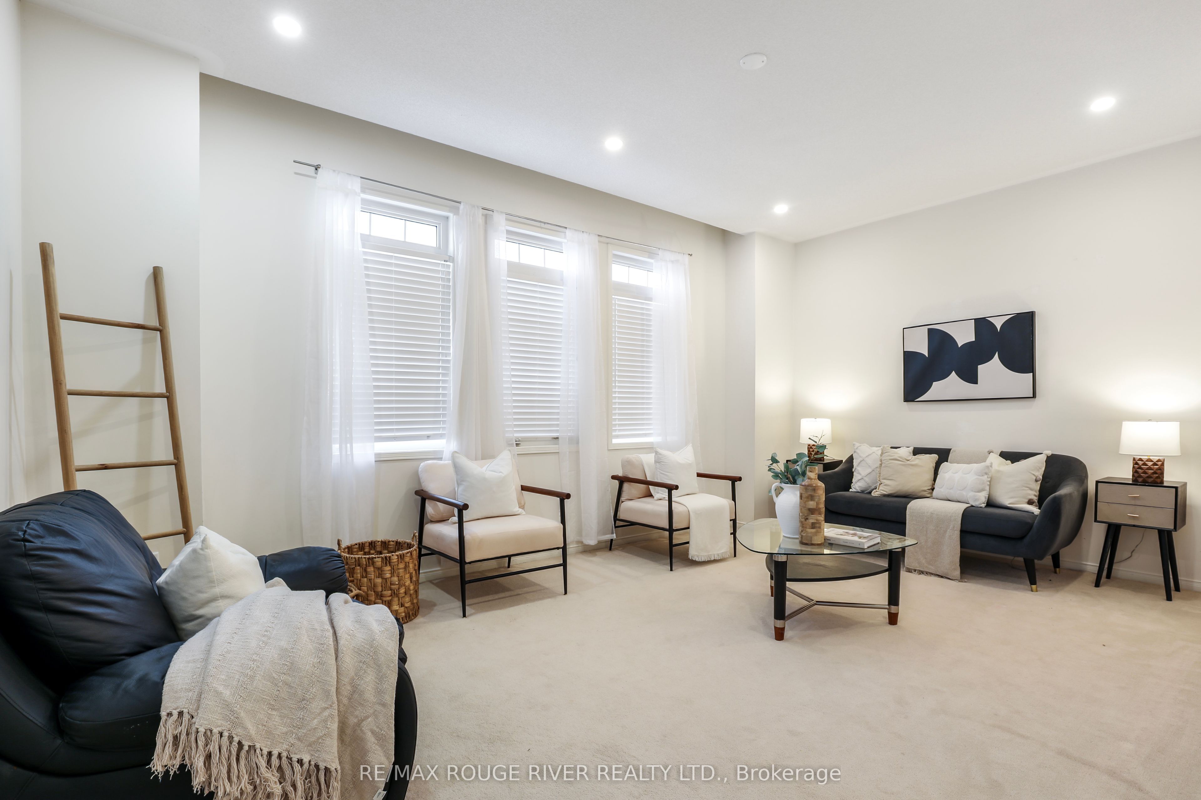14 Clapperton Drive