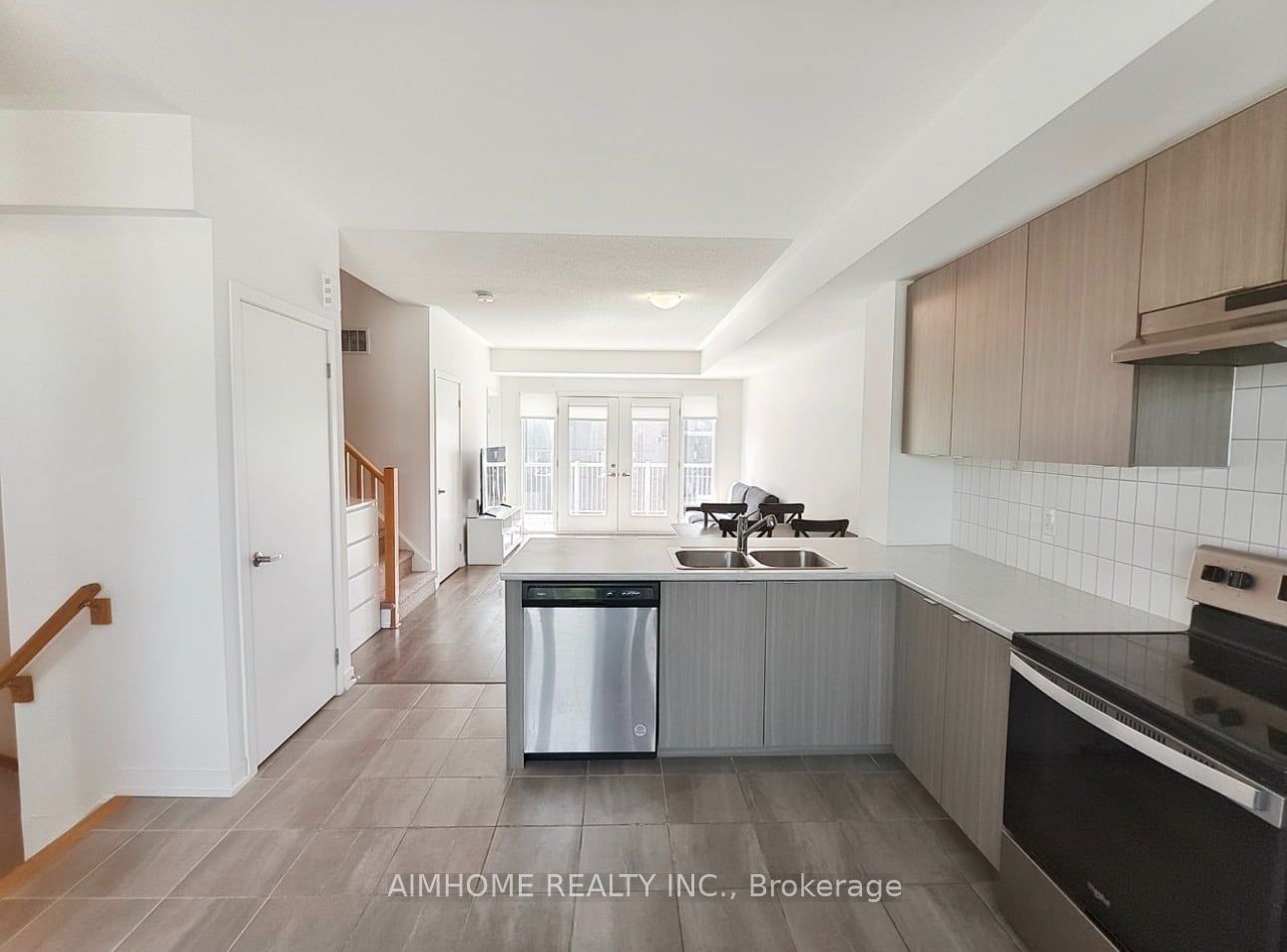 1525 Kingston Road 403