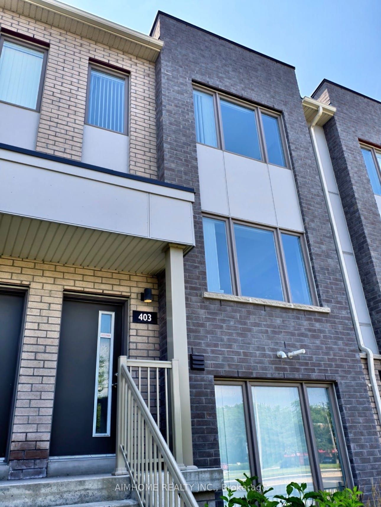 1525 Kingston Road 403