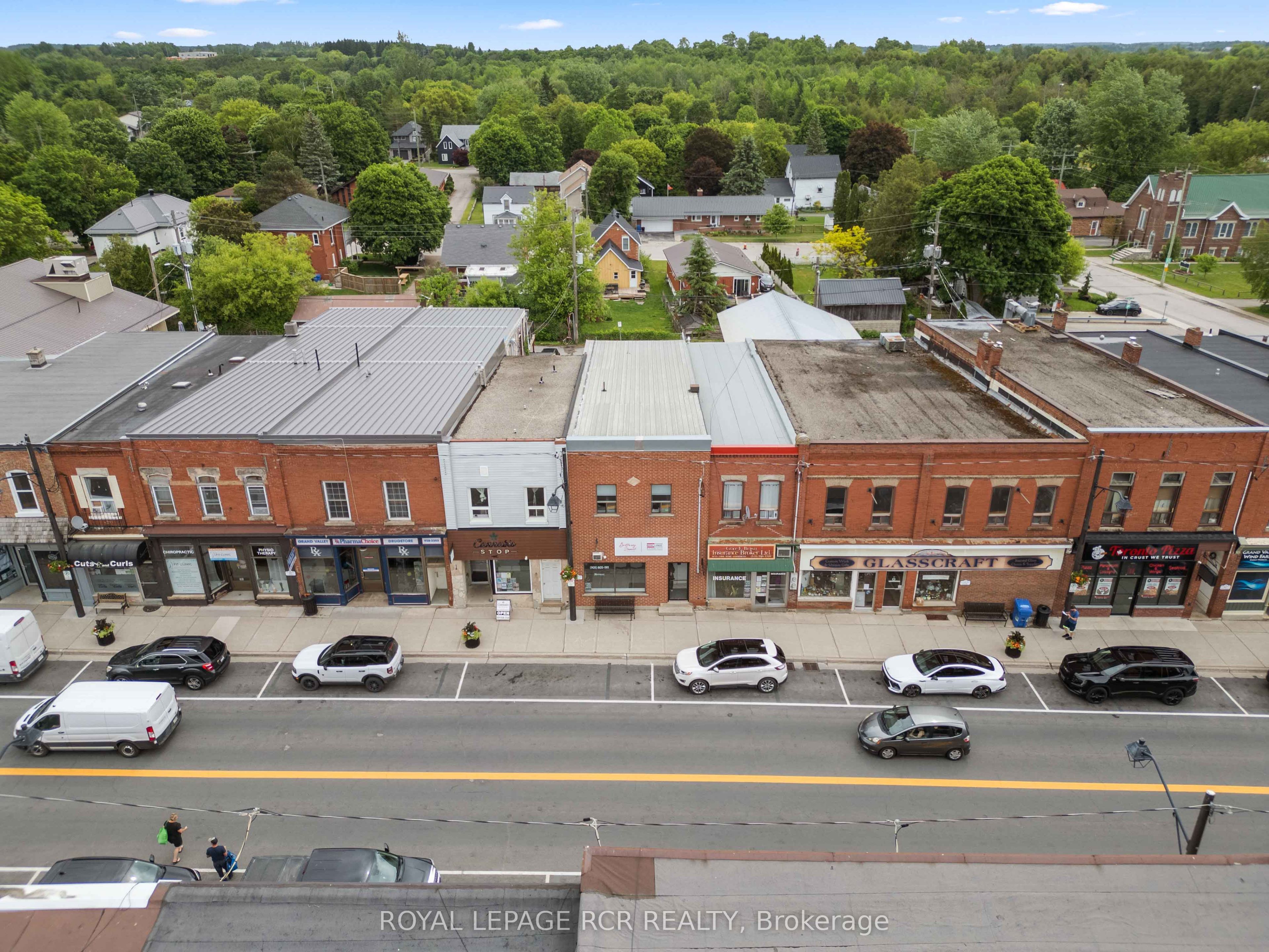 27 Main Street S