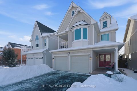 53 Kinross Avenue Whitby ON L1M 2C4