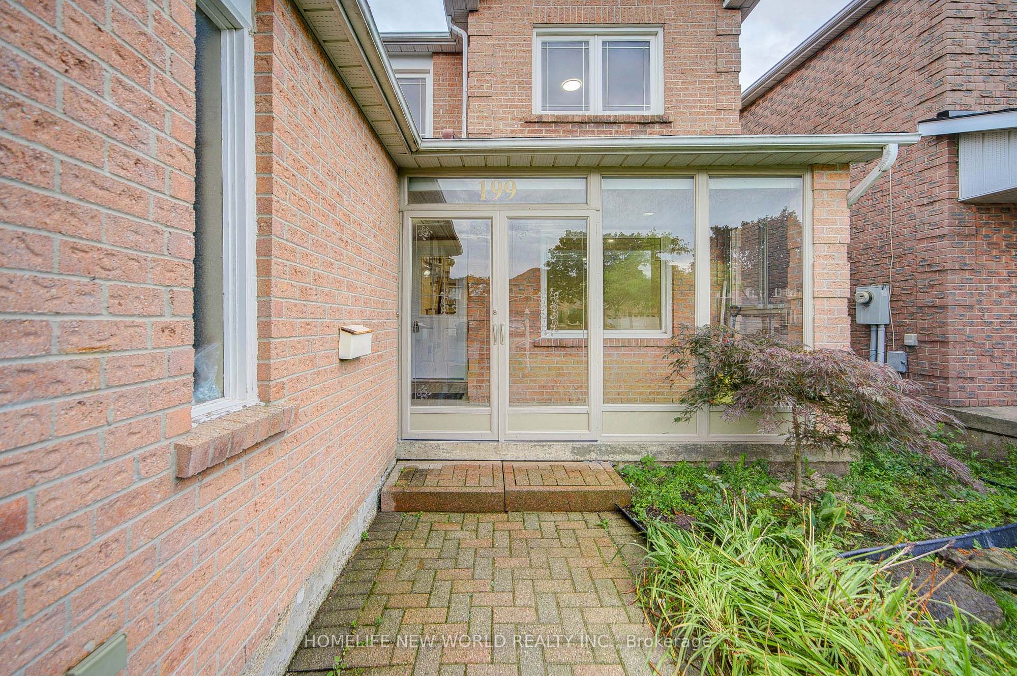 199 Harrowsmith Drive W