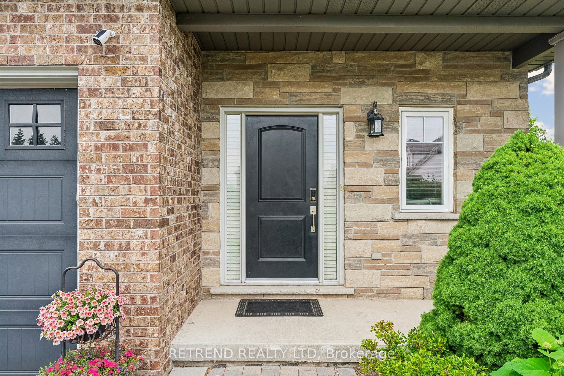 73 Videl Crescent N