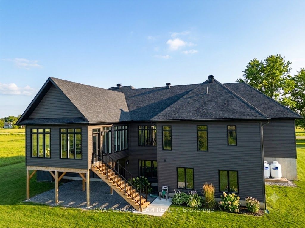 224 Trudeau Crescent