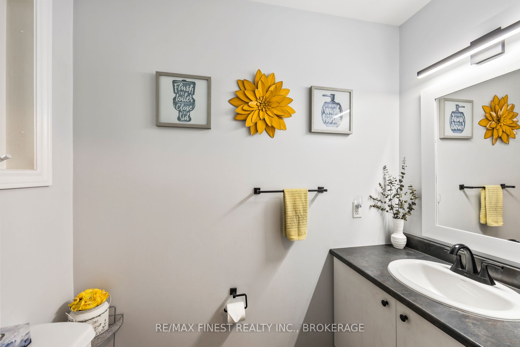 1070 Redwood Crescent