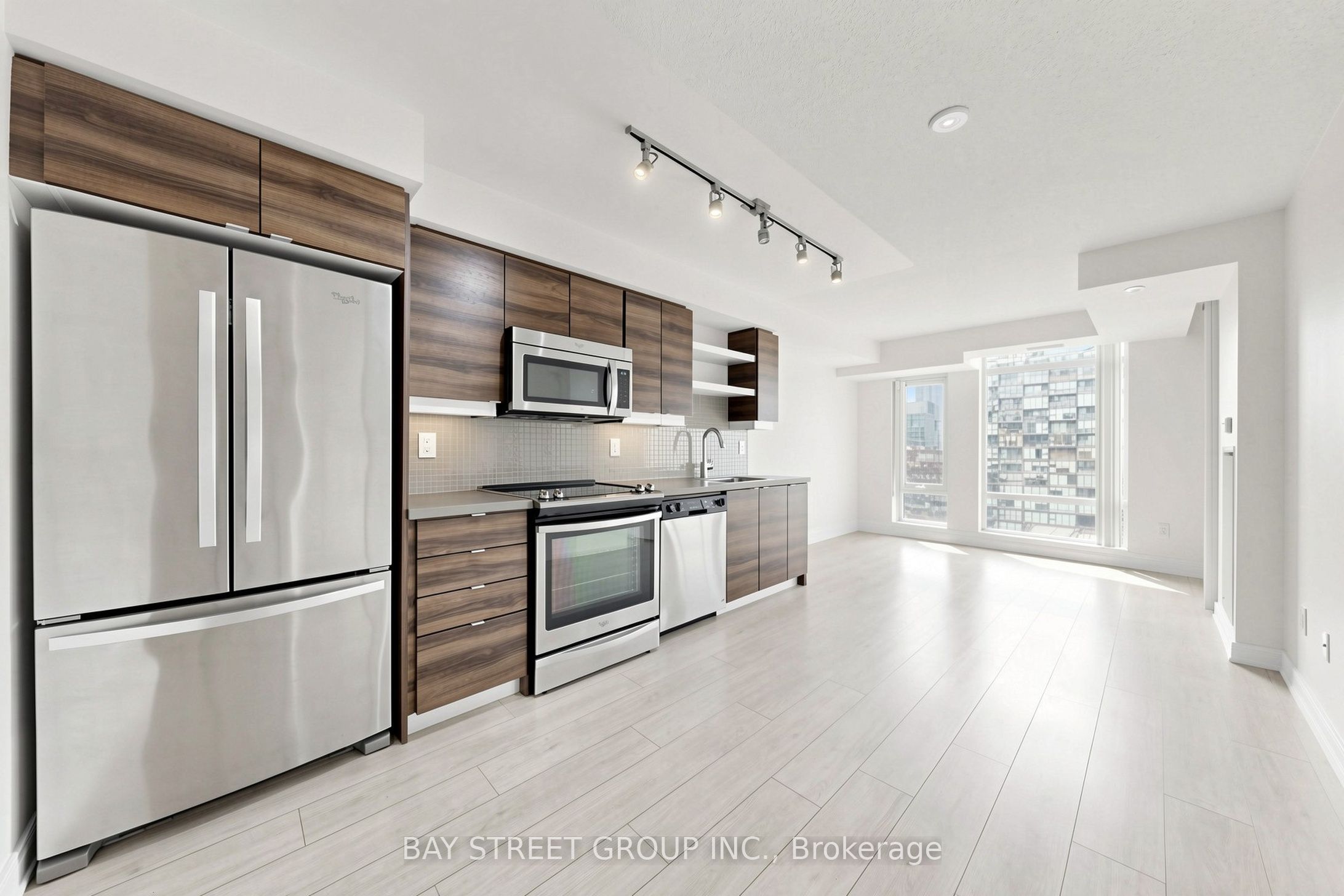 525 Adelaide Street W 1118