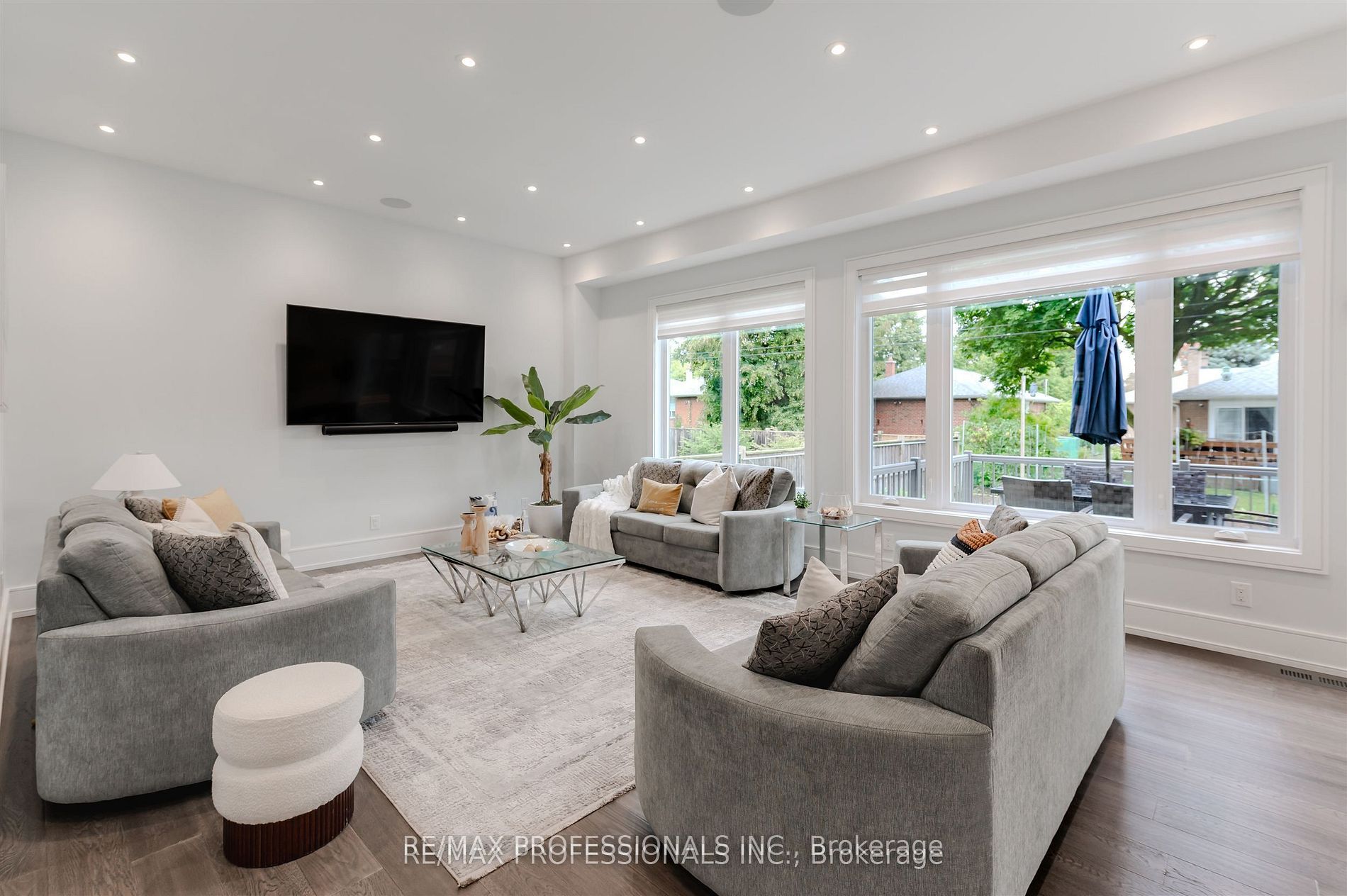 4 Dunrobin Drive