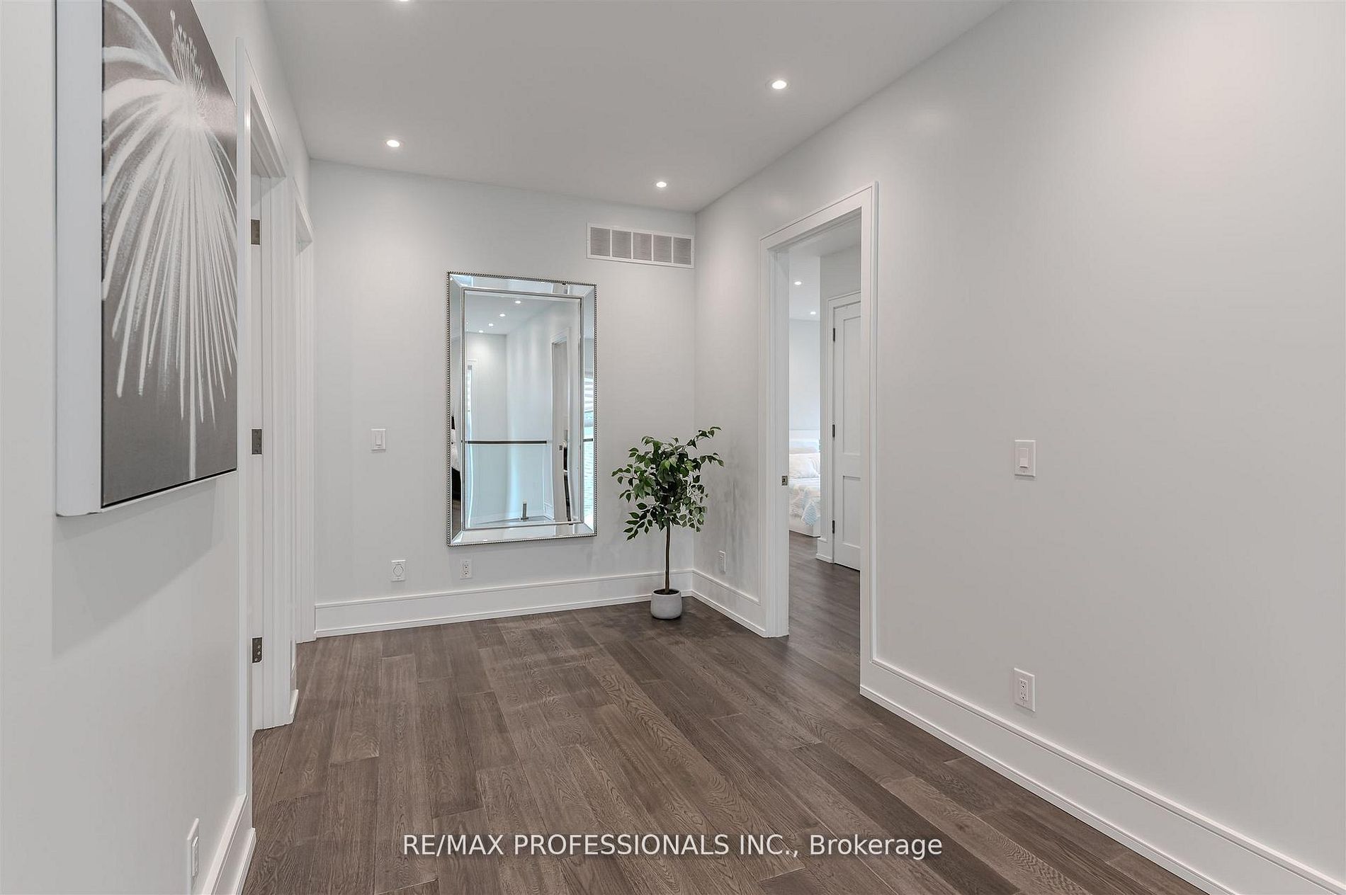 4 Dunrobin Drive