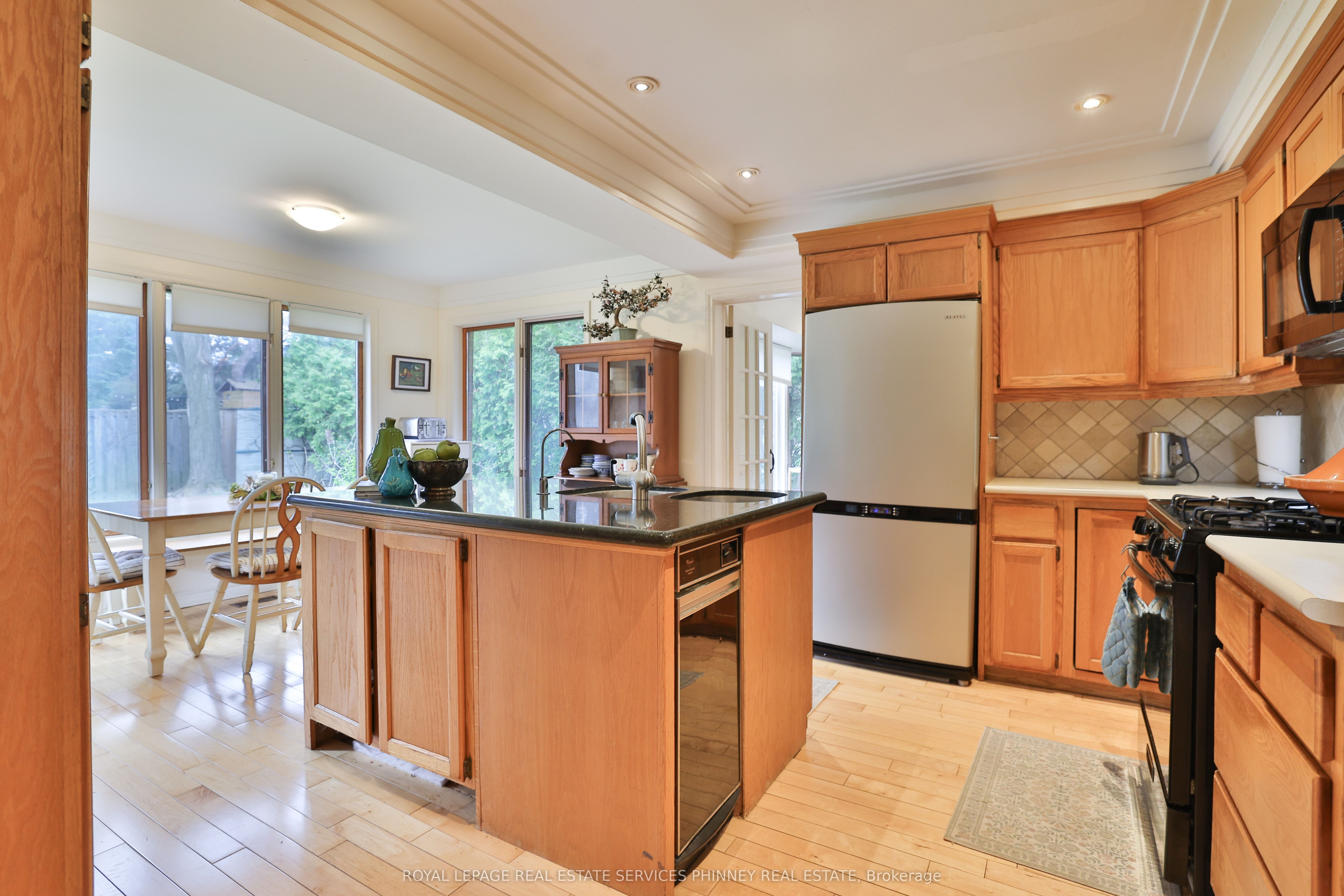 935 Red Pine Crescent