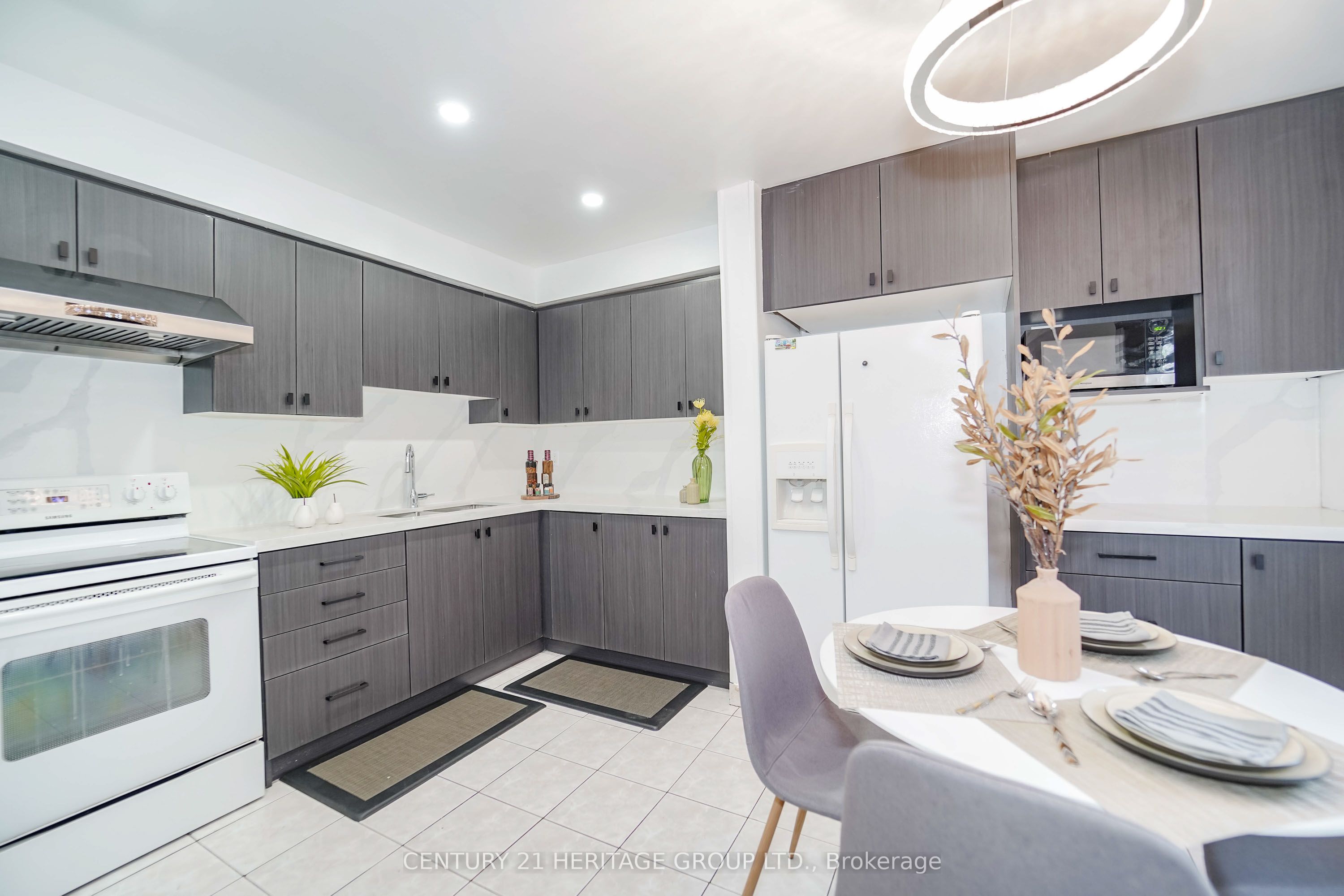 90 Wingarden Court 176