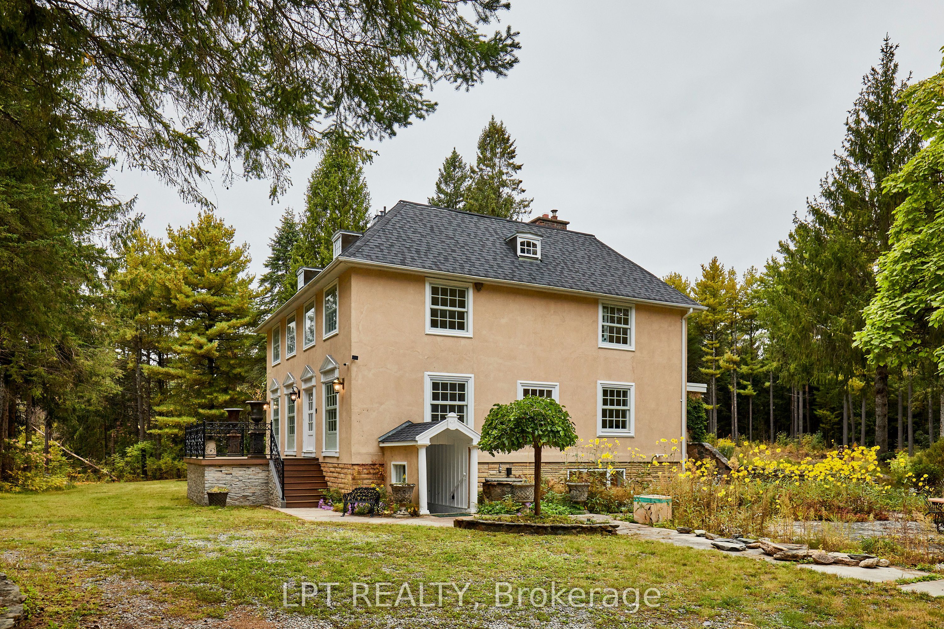 298 Wees Road