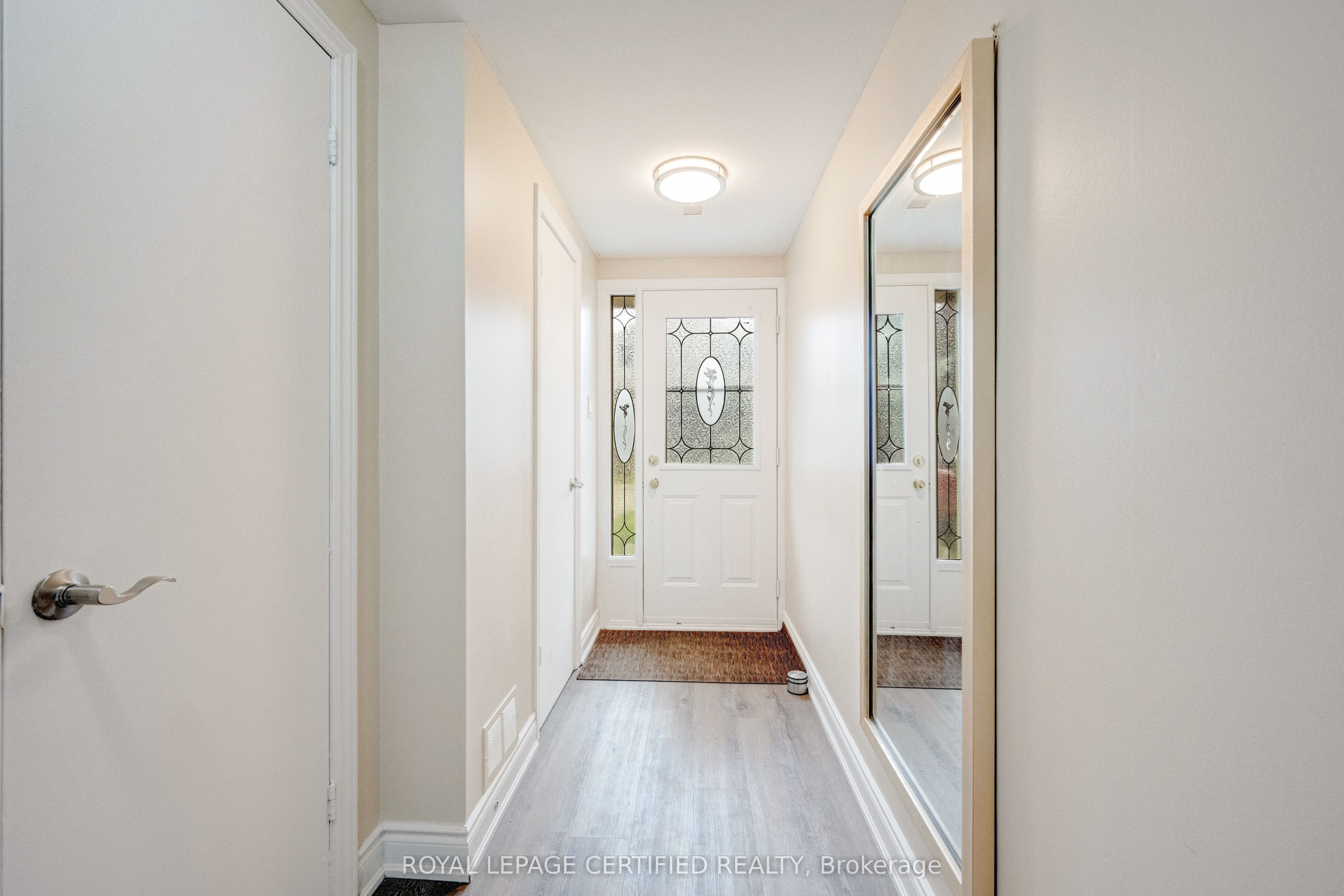 371 Bronte Street S 91