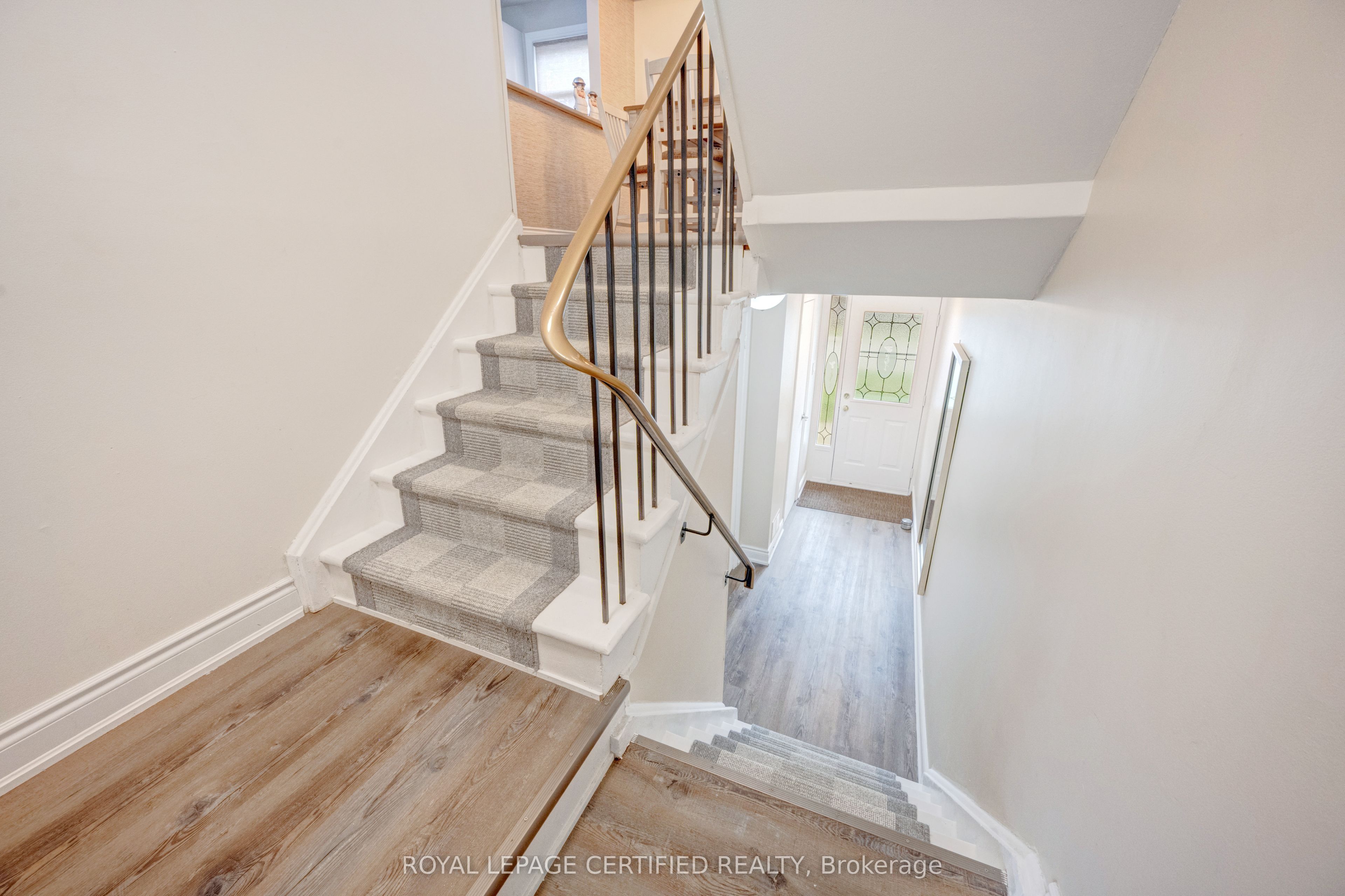 371 Bronte Street S 91